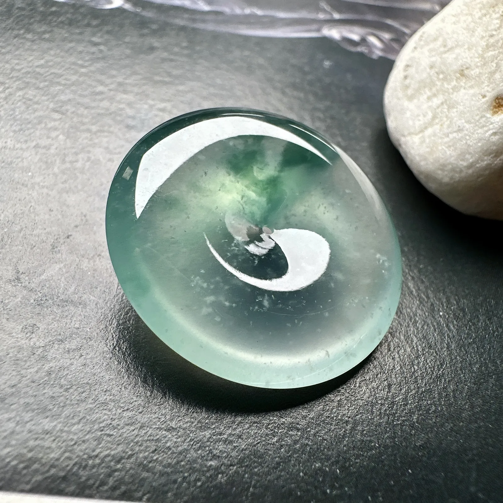 【冰种飘花平安扣】质地细腻冰润，品质很好，冰感十足，胶感明显，收藏品质