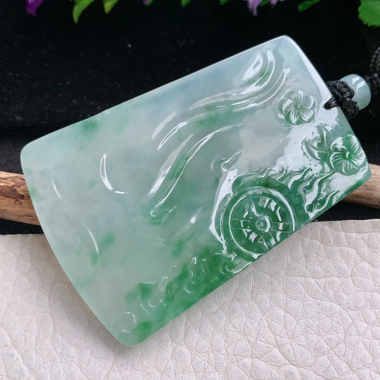 yl实拍63*43*6.5缅甸翡翠精雕冰飘绿花大日如来 花开见佛玉吊坠 玉挂坠