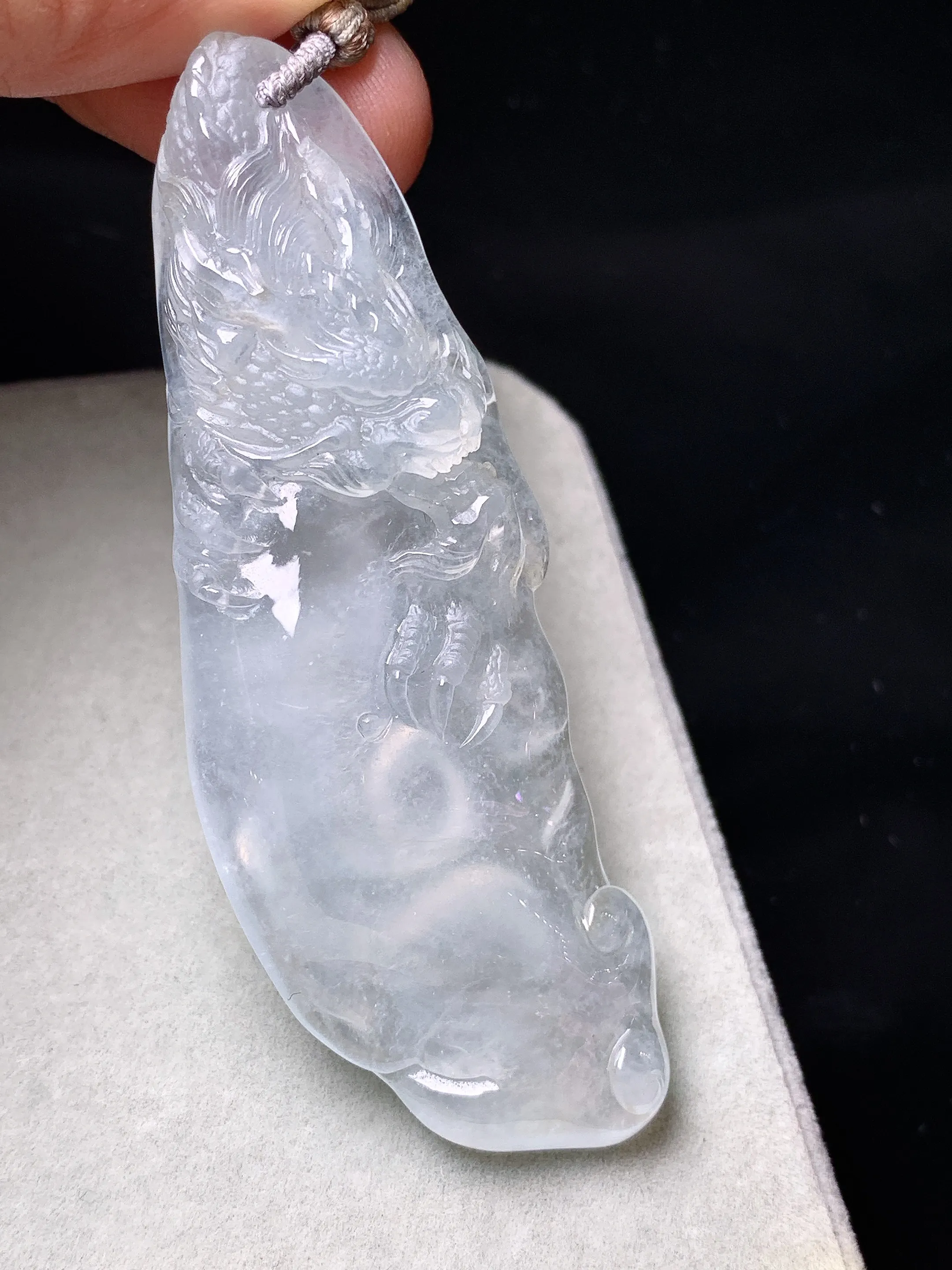 冰种龙牌吊坠 玉质细腻 色泽清新艳丽 整体尺寸70.3*24*9