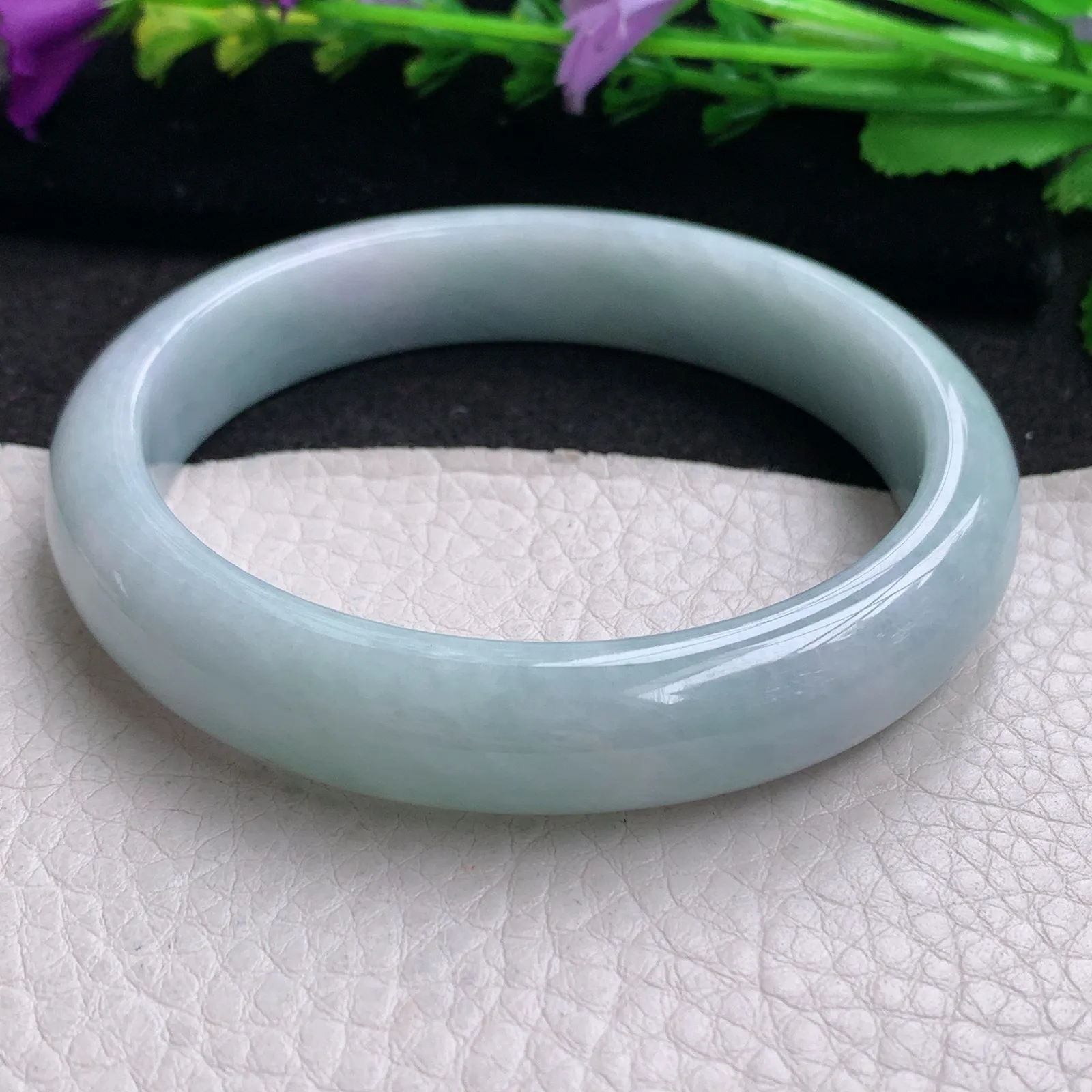 xx大圈口62*12.6*8平安镯 缅甸翡翠精美淡雅水润宽边玉手镯 玉手环