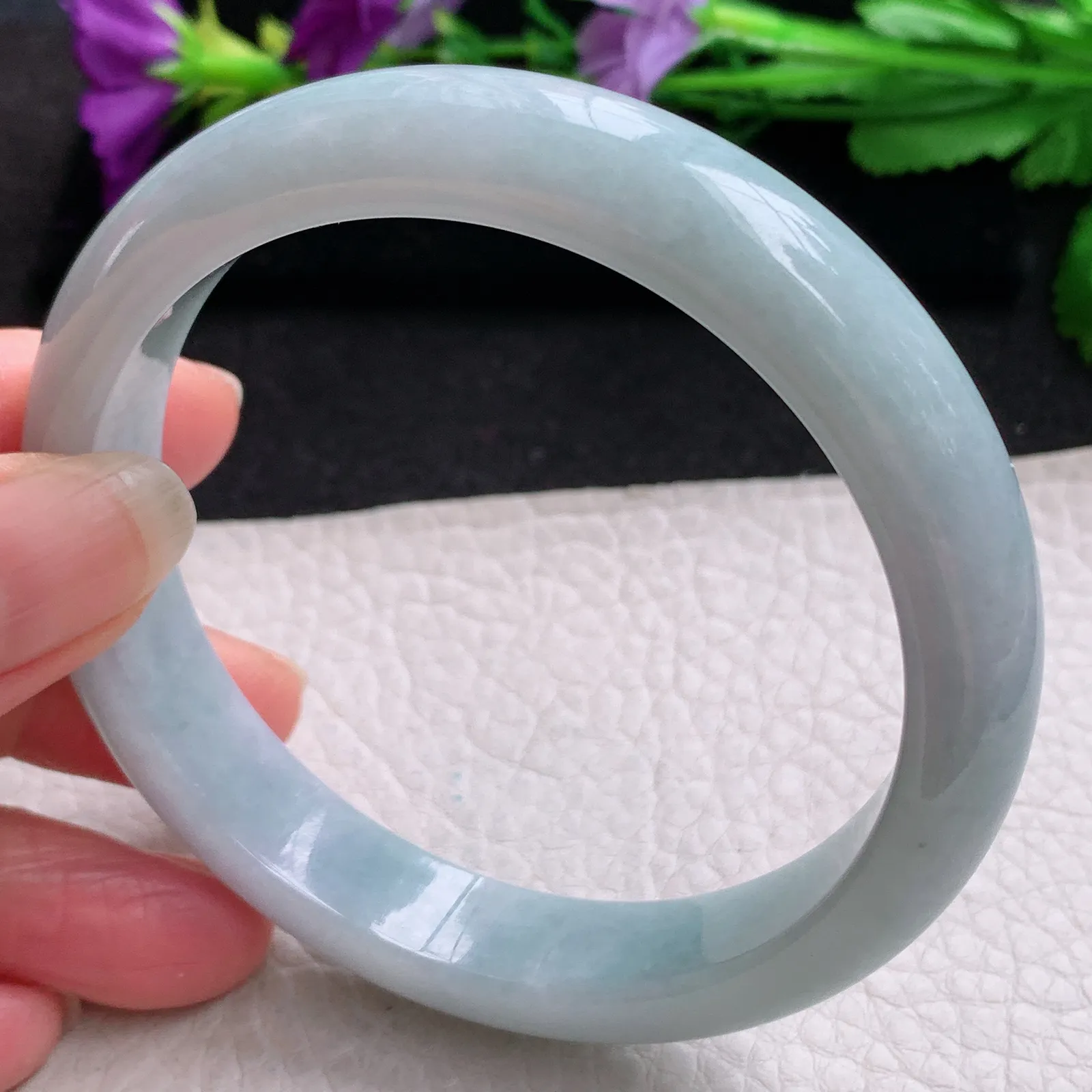 xx大圈口62*12.6*8平安镯 缅甸翡翠精美淡雅水润宽边玉手镯 玉手环