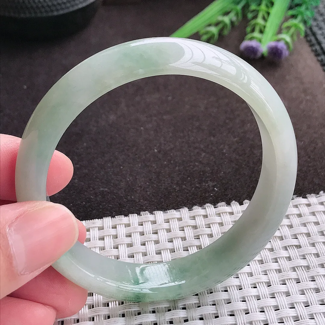 实拍A货翡翠57.8/13.8/7.3老坑精美温润飘花手镯宽边翡翠玉镯女款