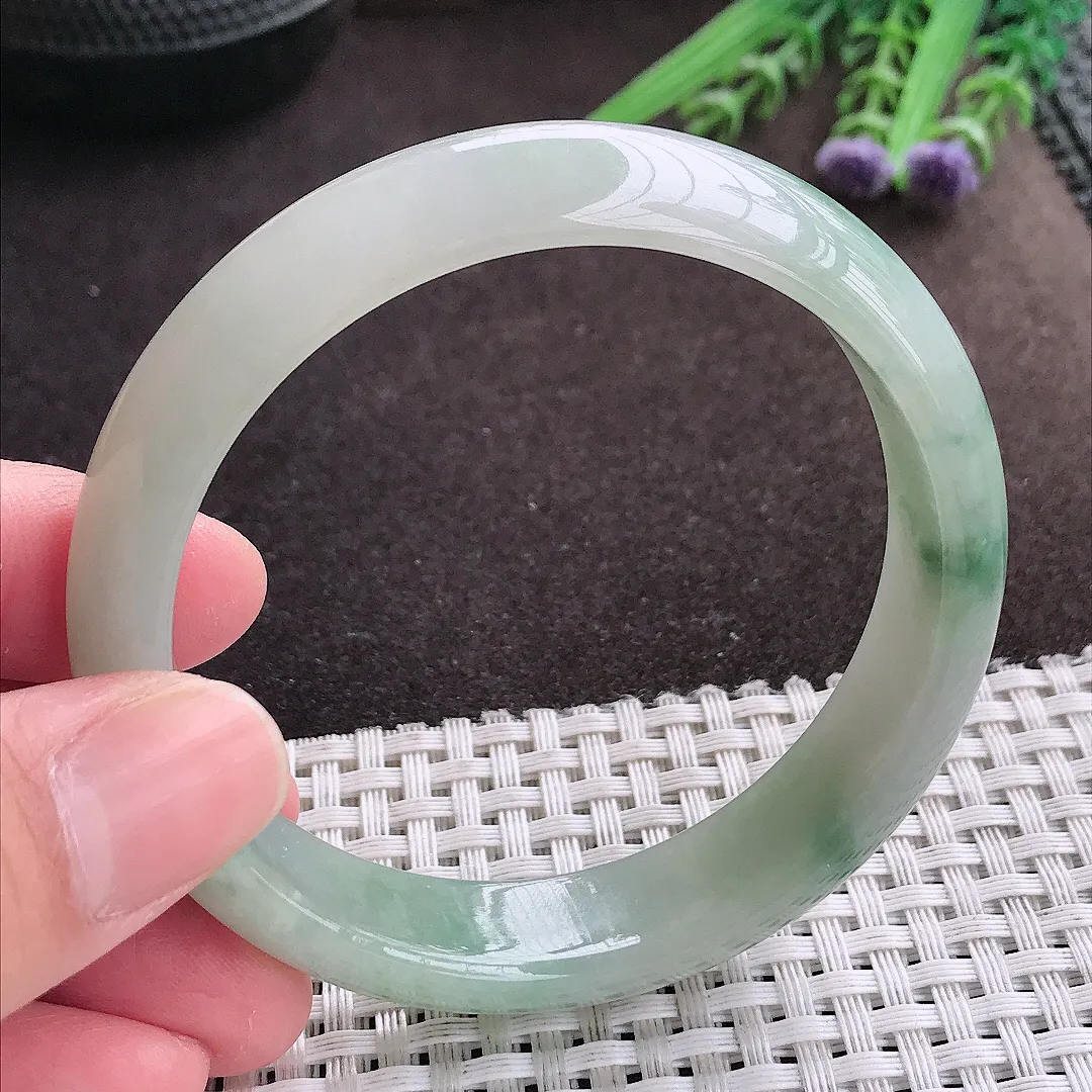 实拍A货翡翠57.8/13.8/7.3老坑精美温润飘花手镯宽边翡翠玉镯女款