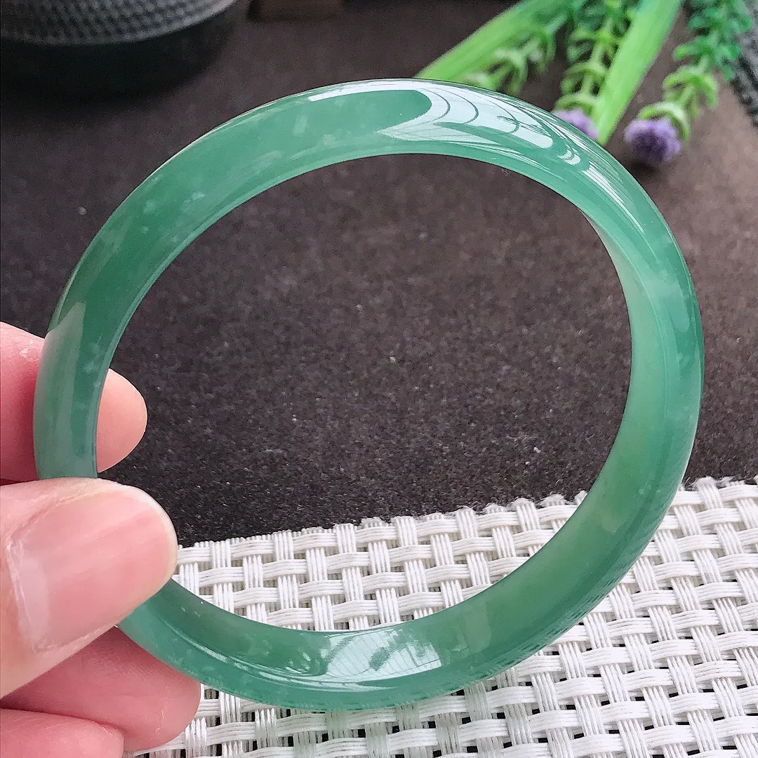 实拍A货翡翠61.5/11.8/6.2老坑冰胶果冻满色蓝韵手镯宽边翡翠玉镯女款