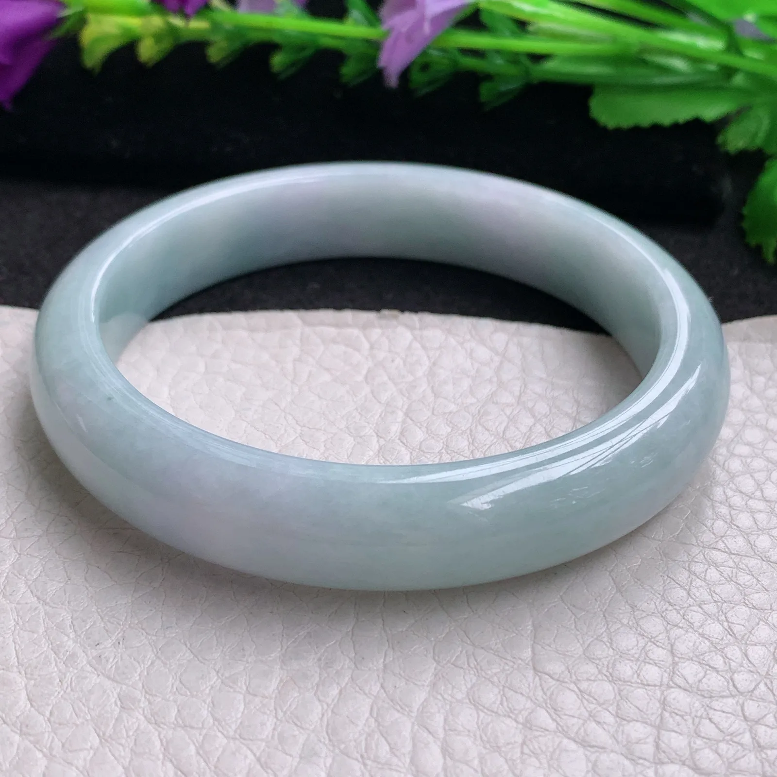 xx大圈口62*12.6*8平安镯 缅甸翡翠精美淡雅水润宽边玉手镯 玉手环