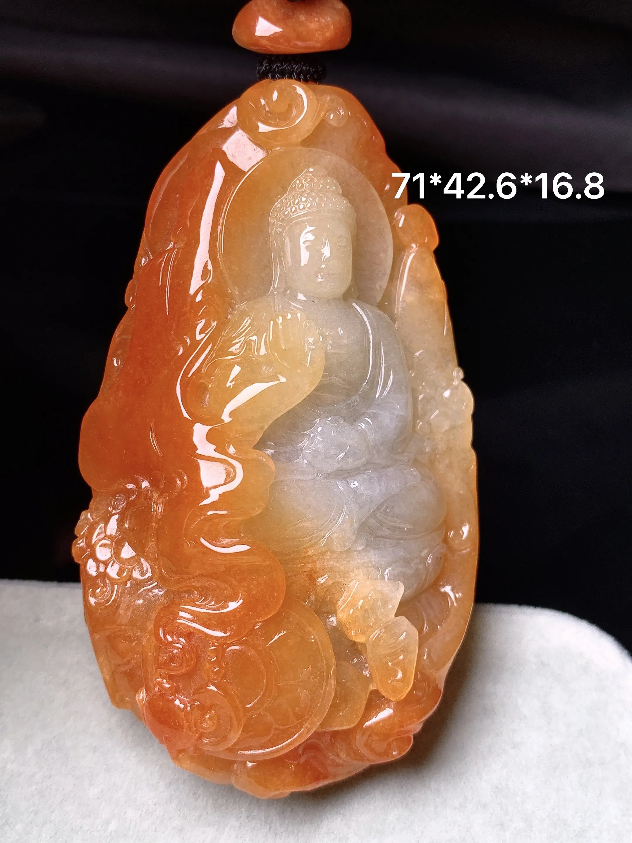 红翡大日如来佛祖吊坠 玉质细腻 色泽清新艳丽 整体尺寸71*42.6*16.8