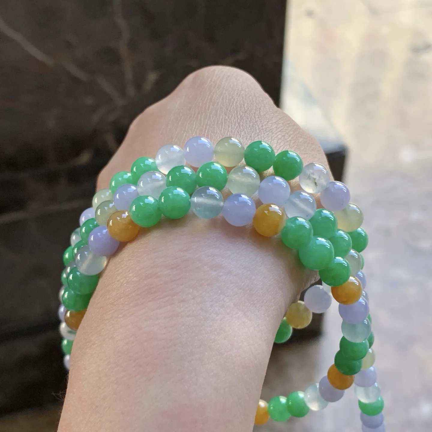 多彩珠链^_^鲜艳 玉质温润 尺寸7.5