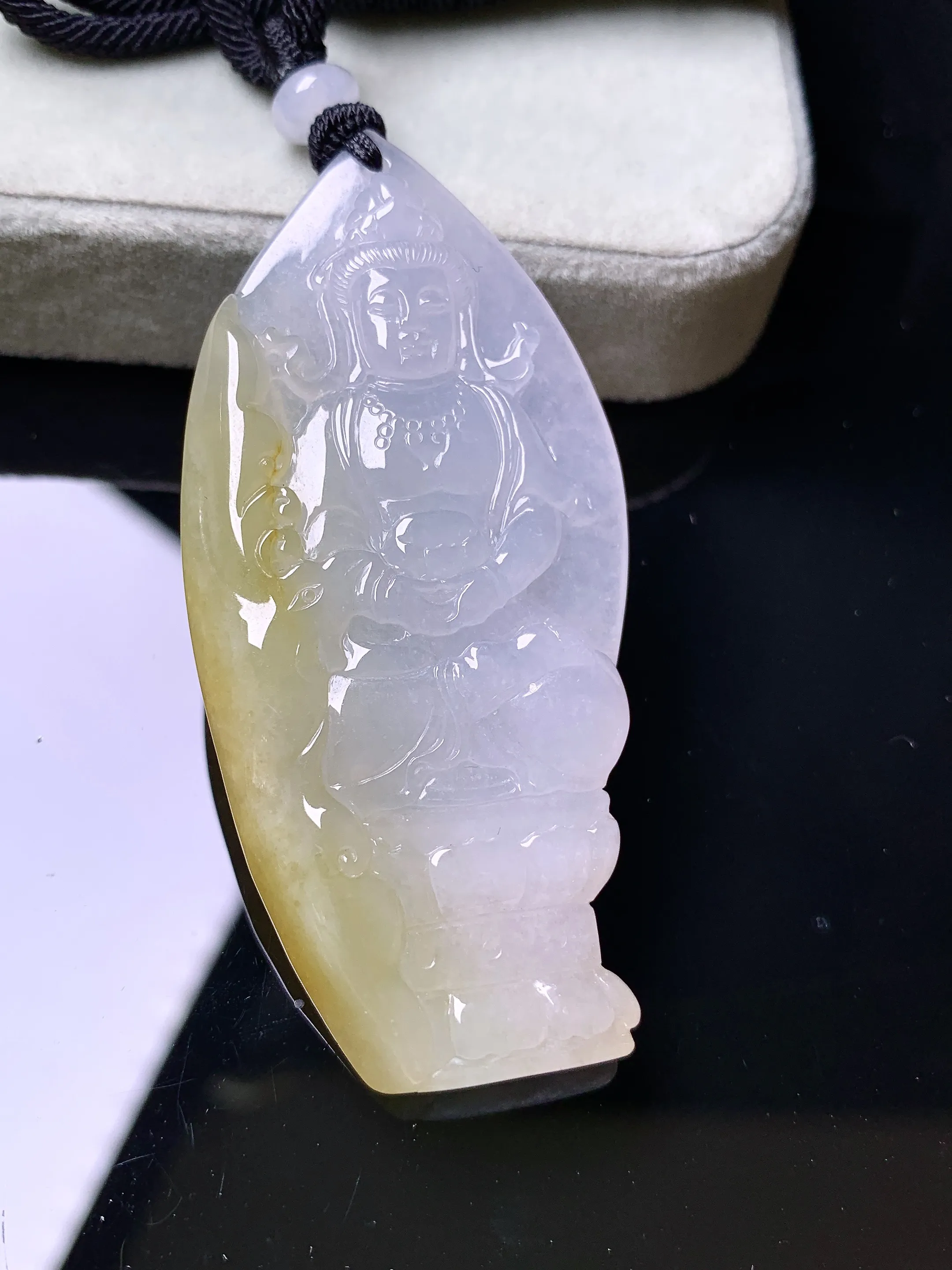 飘黄翡度母观音菩萨吊坠 玉质细腻 色泽清新艳丽 整体尺寸61*29.2*5.5