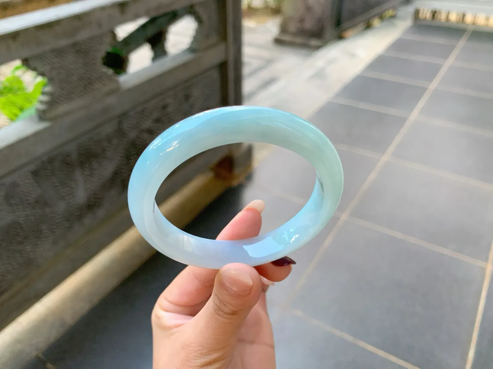 🩶｜59圈口
冰蓝晴，冰冰润润的，底妆细腻干净，与蓝天相伴
编号【01-20-10】