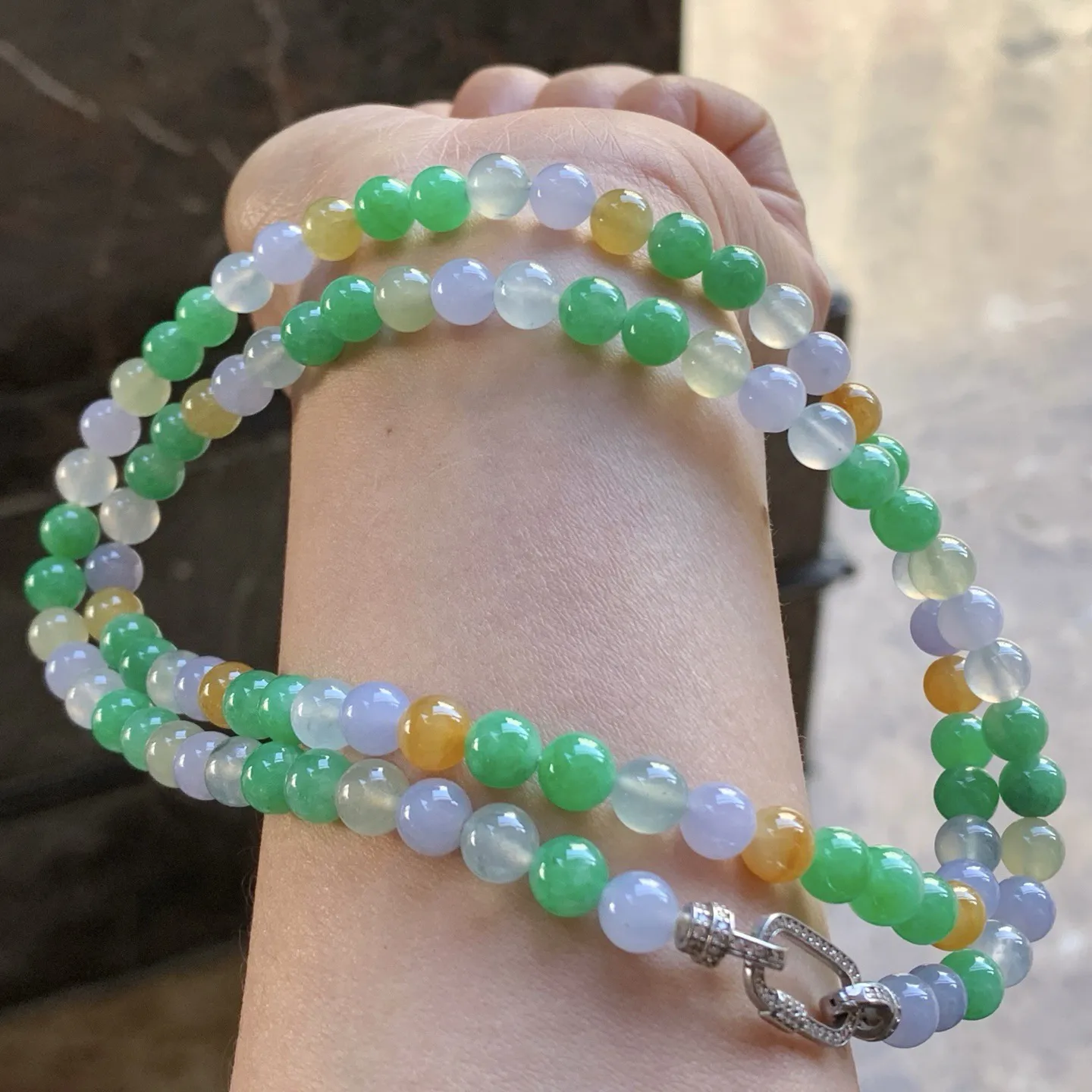 多彩珠链^_^鲜艳 玉质温润 尺寸7.5