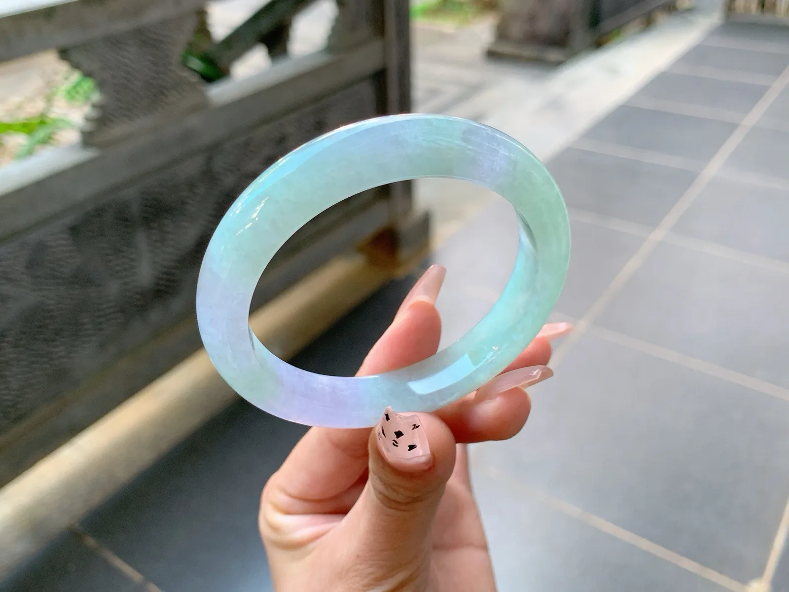 ｜57圈口
冰春彩，颜色鲜艳明亮，仿佛把春天带上手上一样