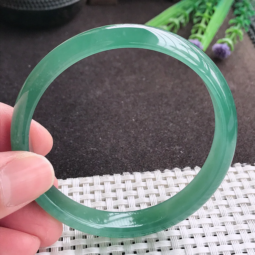 实拍A货翡翠61.5/11.8/6.2老坑冰胶果冻满色蓝韵手镯宽边翡翠玉镯女款