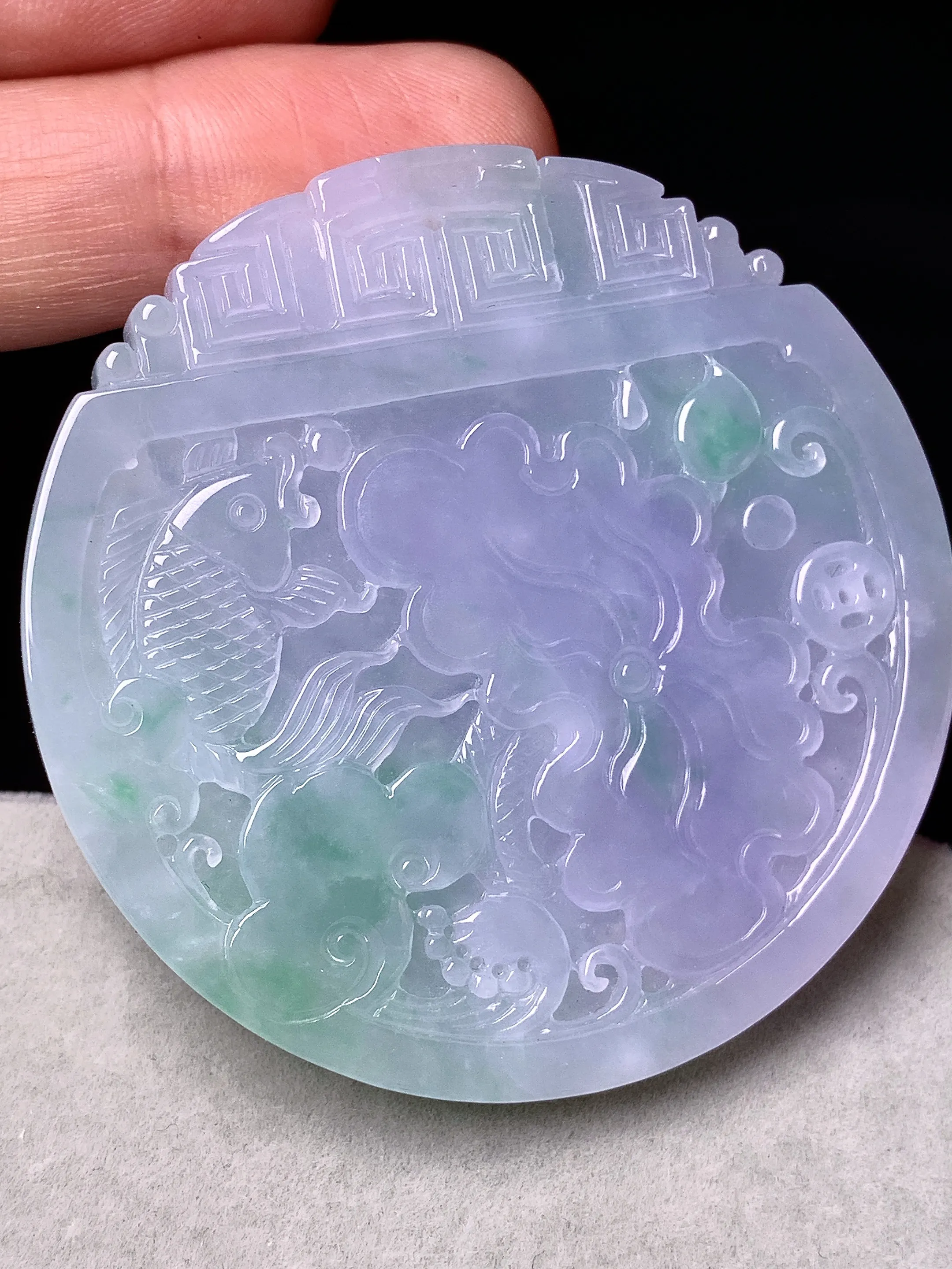 18k金钻镶嵌吊坠 玉质细腻 色泽清新艳丽 整体尺寸53*5.6