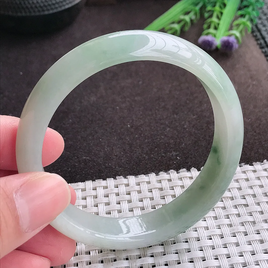 实拍A货翡翠57.8/13.8/7.3老坑精美温润飘花手镯宽边翡翠玉镯女款