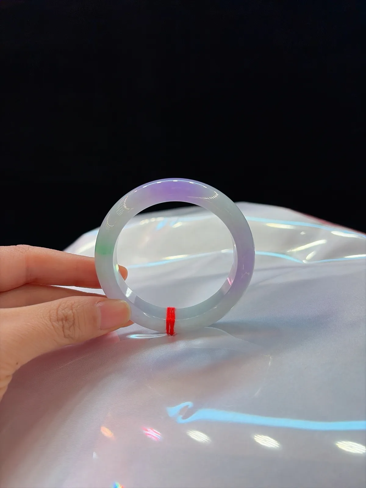 ｜51圈口
【浓春彩·娇艳款】
“春彩浓艳锁清辉，底妆细腻见真章，小圈口的心动之选”
——艳而不妖，自成格调。
规格【51/13/8.2】