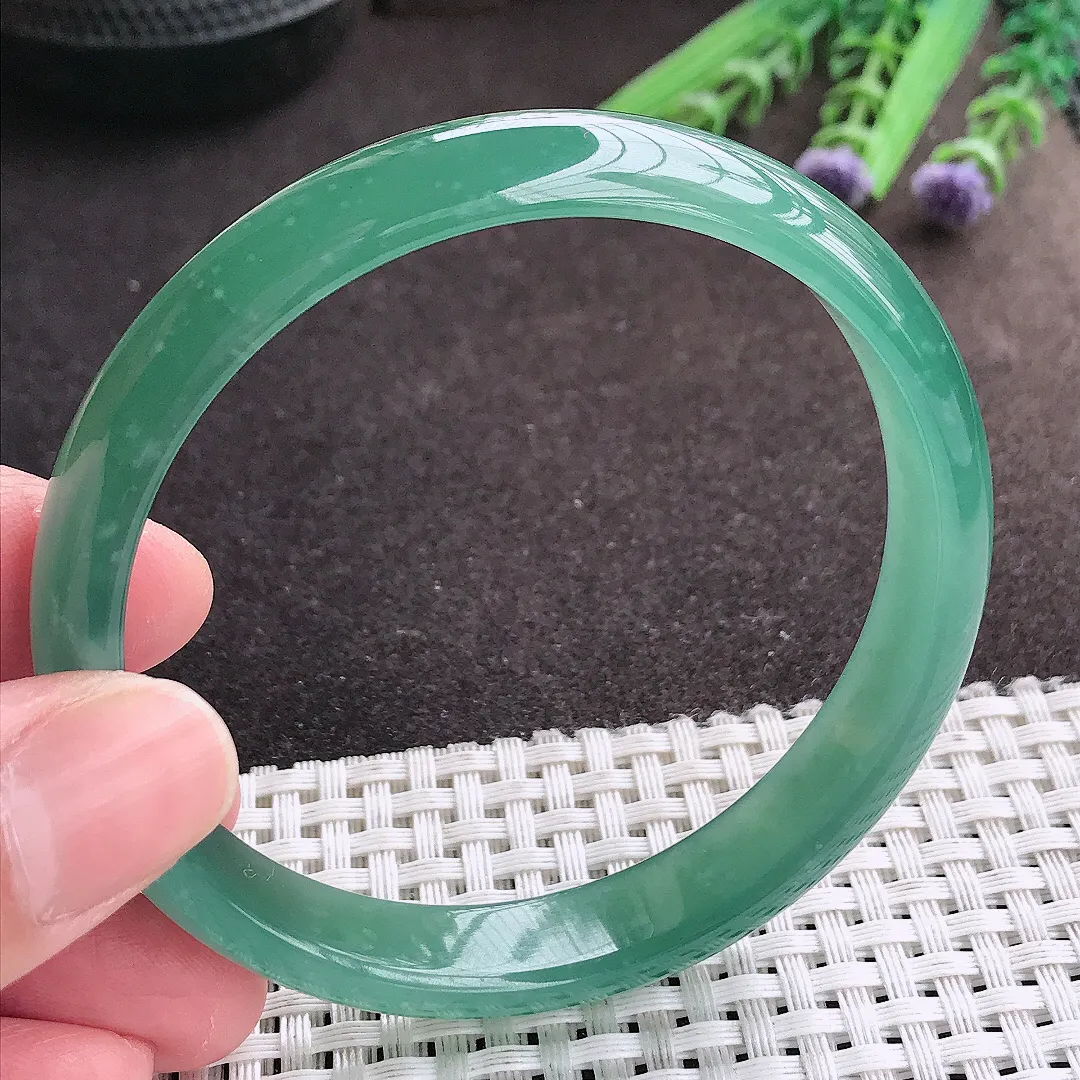 实拍A货翡翠61.5/11.8/6.2老坑冰胶果冻满色蓝韵手镯宽边翡翠玉镯女款