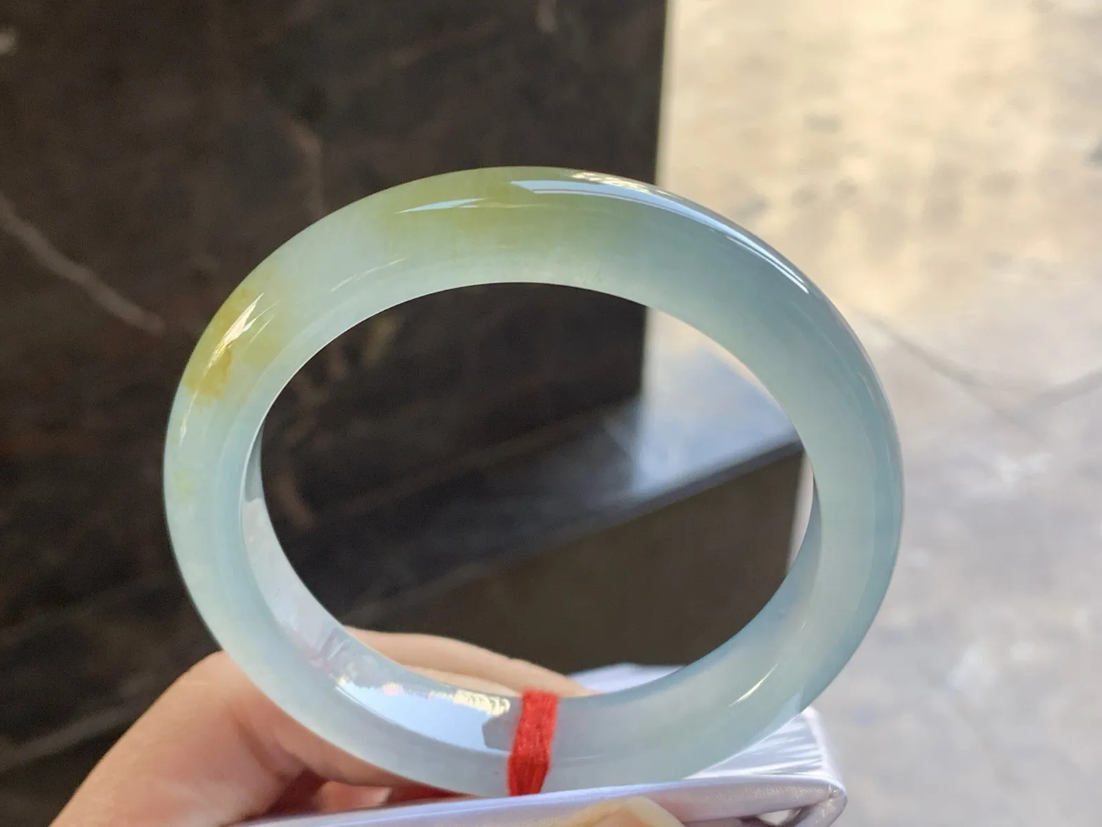 59-12.2-9.2

冰黄大圈手镯^_^透亮 荧光十足