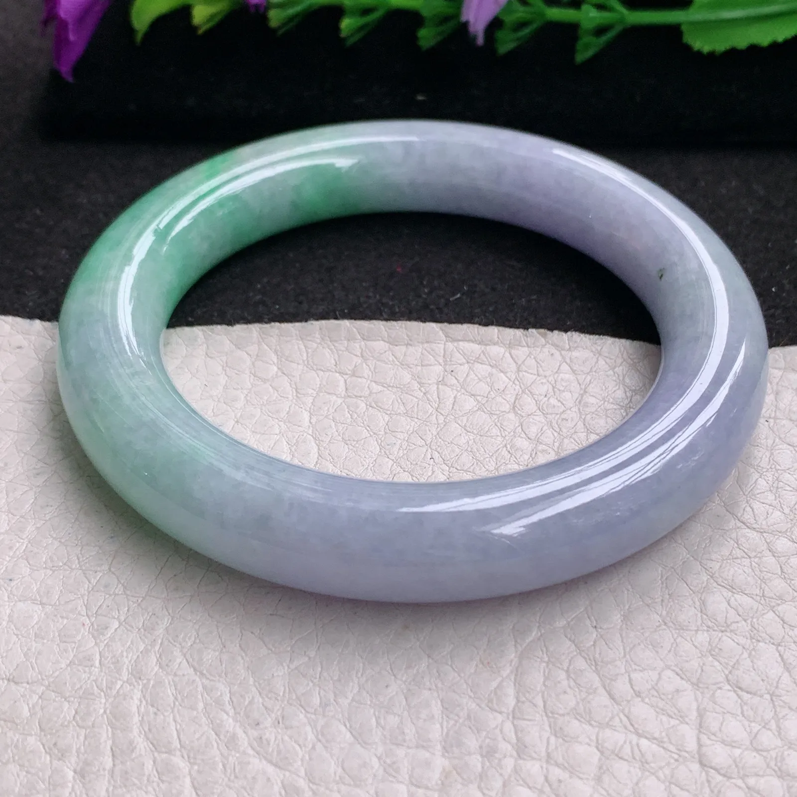 ll实拍56*11.6胖圆镯 缅甸翡翠精美春带彩圆条玉手镯 玉手环