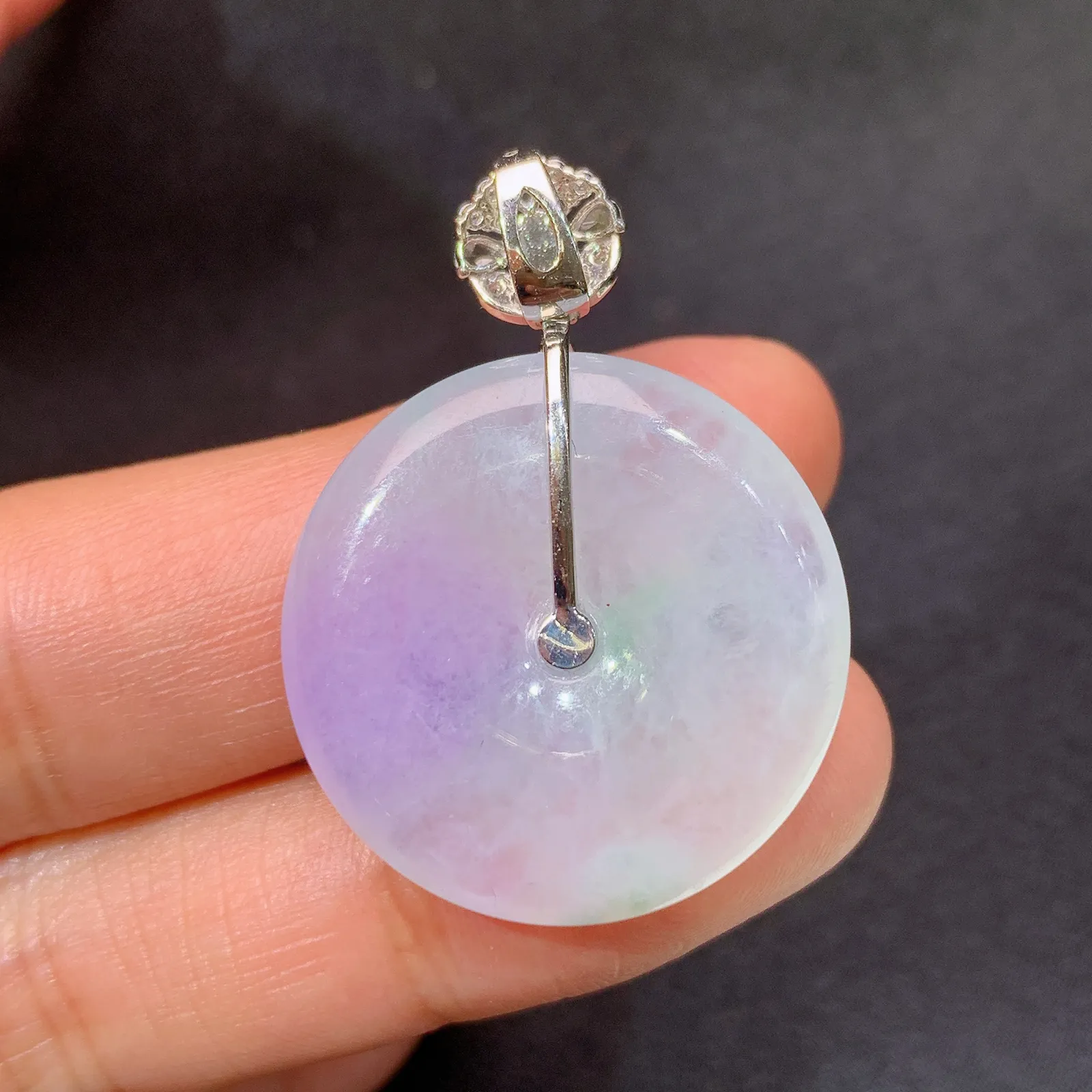 紫罗兰平安扣吊坠，18k金镶嵌，温润细腻，颜色鲜艳，Lp 尺寸34.8*25.2*5.2