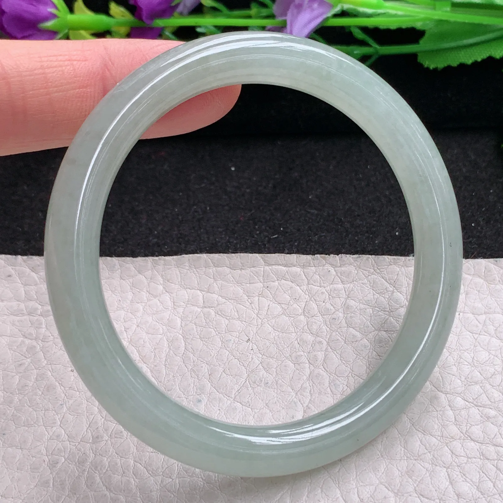 ll实拍55*8美人镯 缅甸翡翠精美冰双彩秀气圆条玉手镯 叮当镯