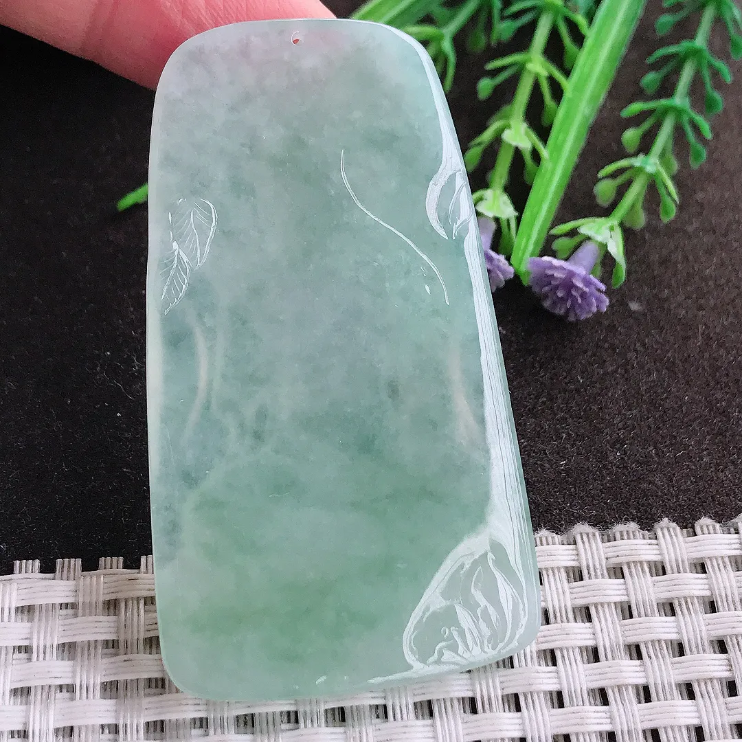 实拍A货翡翠63.3/35.8/5.6老坑冰胶水灵冰晴绿虚空藏菩萨吊坠翡翠挂件