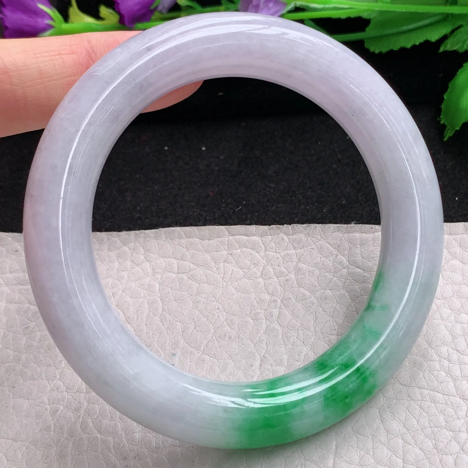 ll实拍57.5*12胖圆镯 缅甸翡翠精美春带彩圆条大气玉手镯 人镯