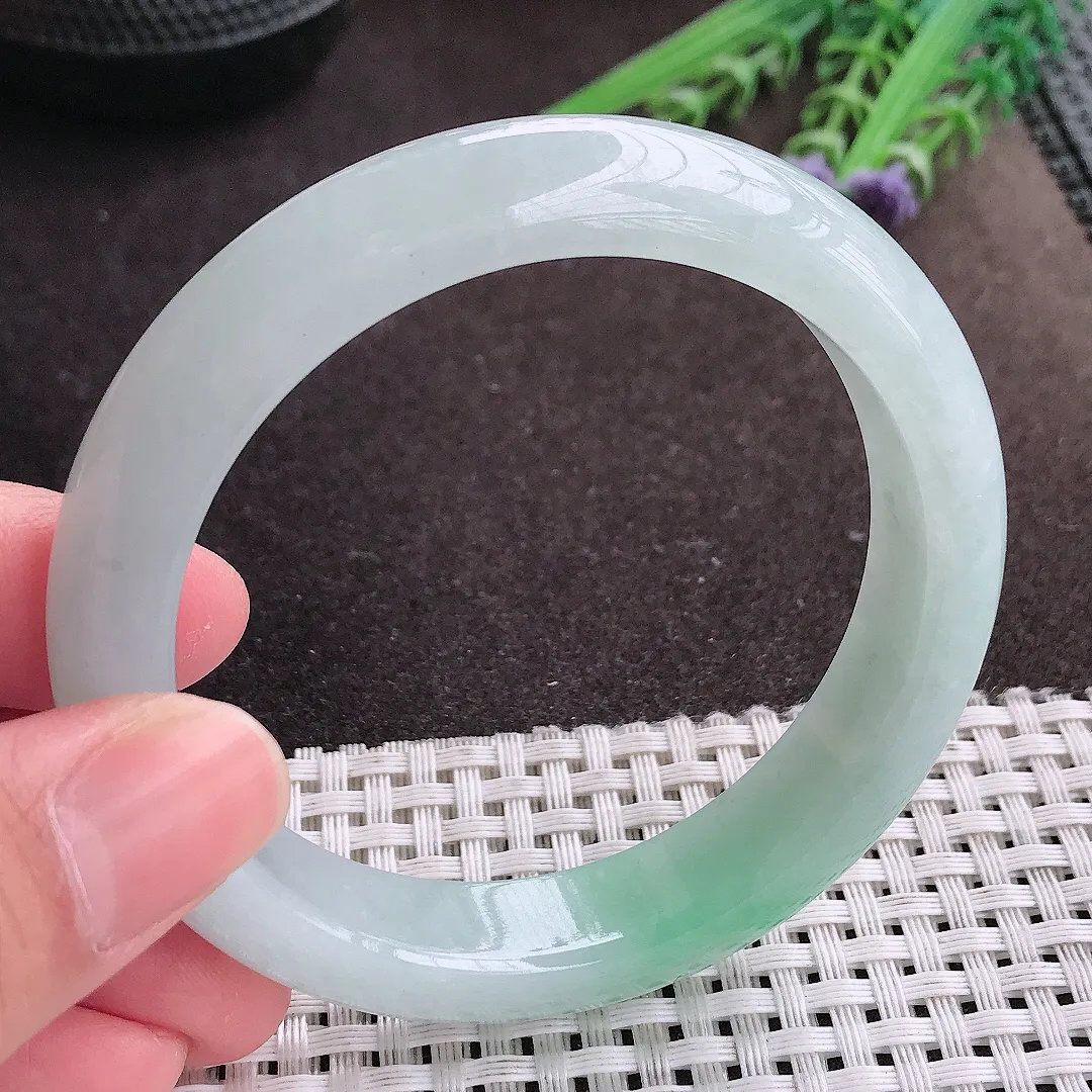 实拍A货翡翠57/12.3/8.5老坑冰胶水灵飘绿手镯宽边翡翠玉镯