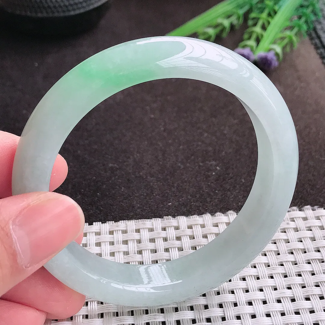 实拍A货翡翠57/12.3/8.5老坑冰胶水灵飘绿手镯宽边翡翠玉镯