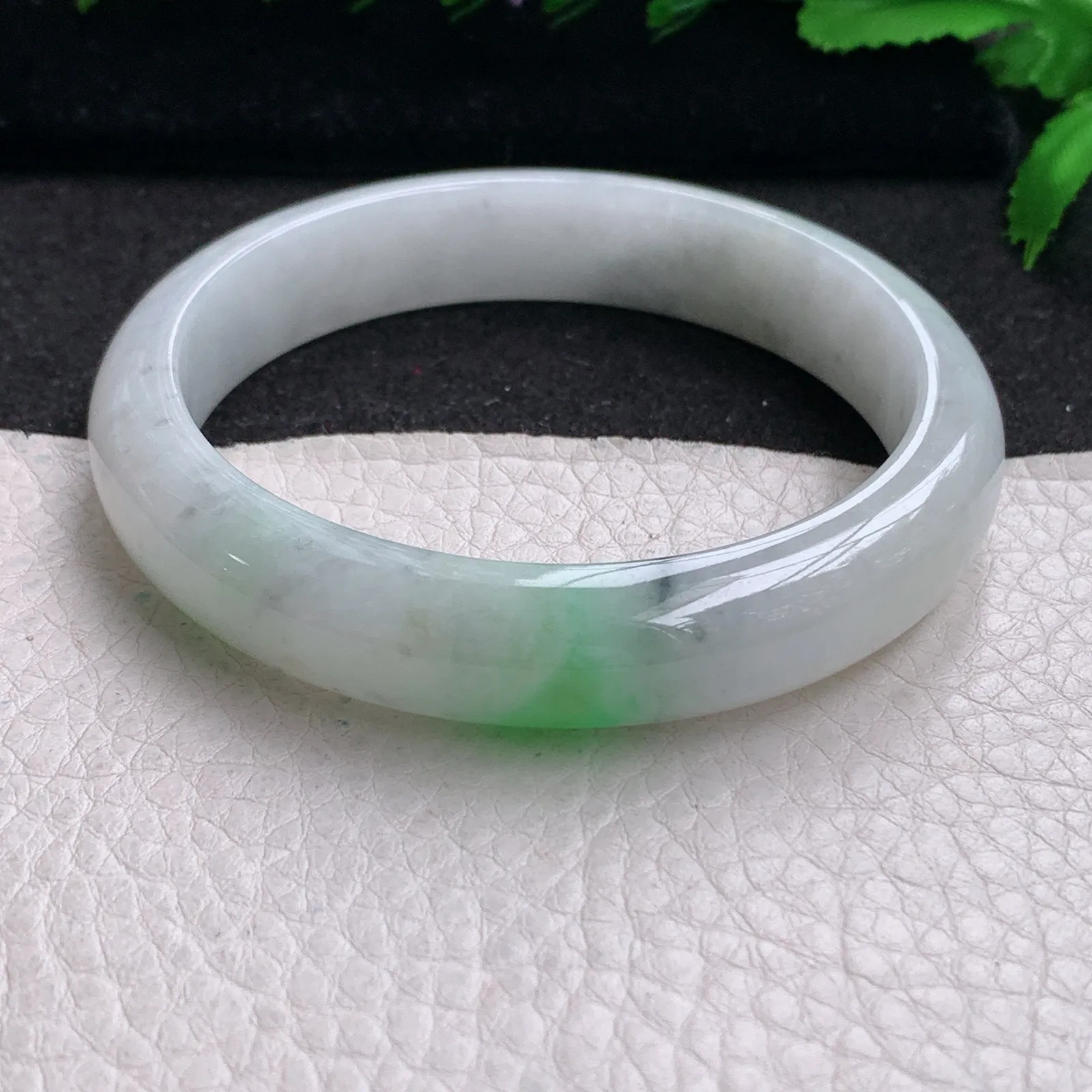 ll实拍58*12.5*8平安镯 缅甸翡翠精美飘绿水润宽边玉手镯 玉手环