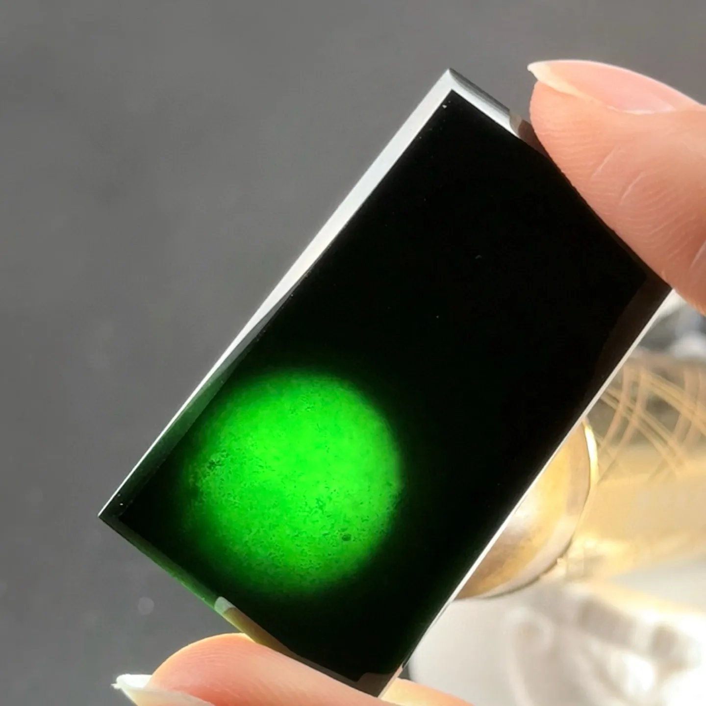 精品墨翠无事牌 种好色正 黑度极好 打灯通透 油性十足 尺寸41