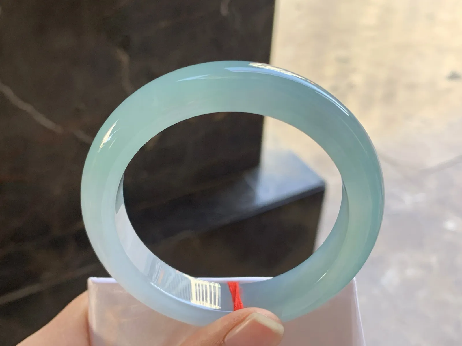 55.5-12.5-9

冰蓝手镯^_^水润冰透 清新