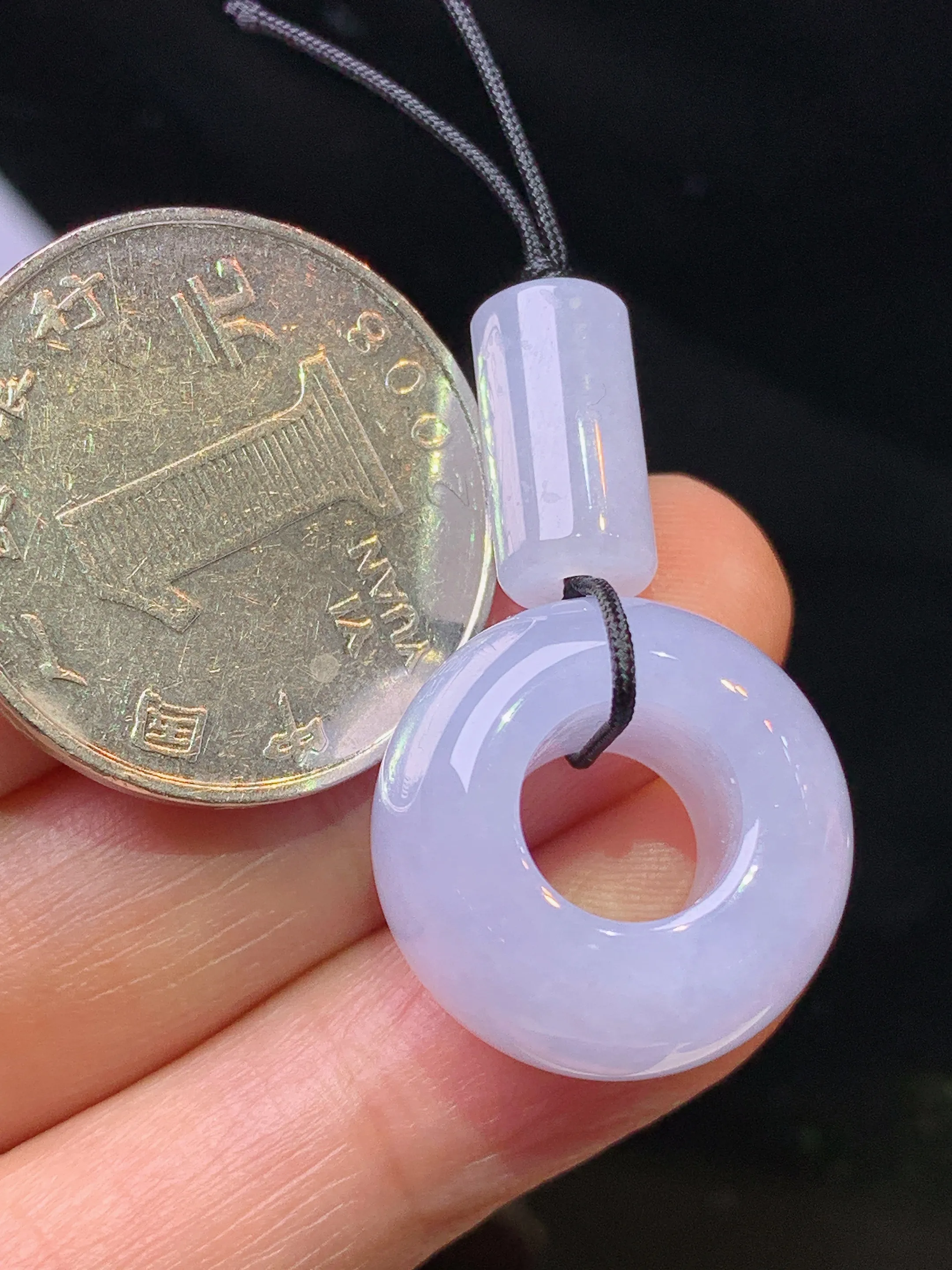 紫罗兰路路通吊坠 玉质细腻 色泽艳丽清新 整体尺寸19.2*19.2*12.2