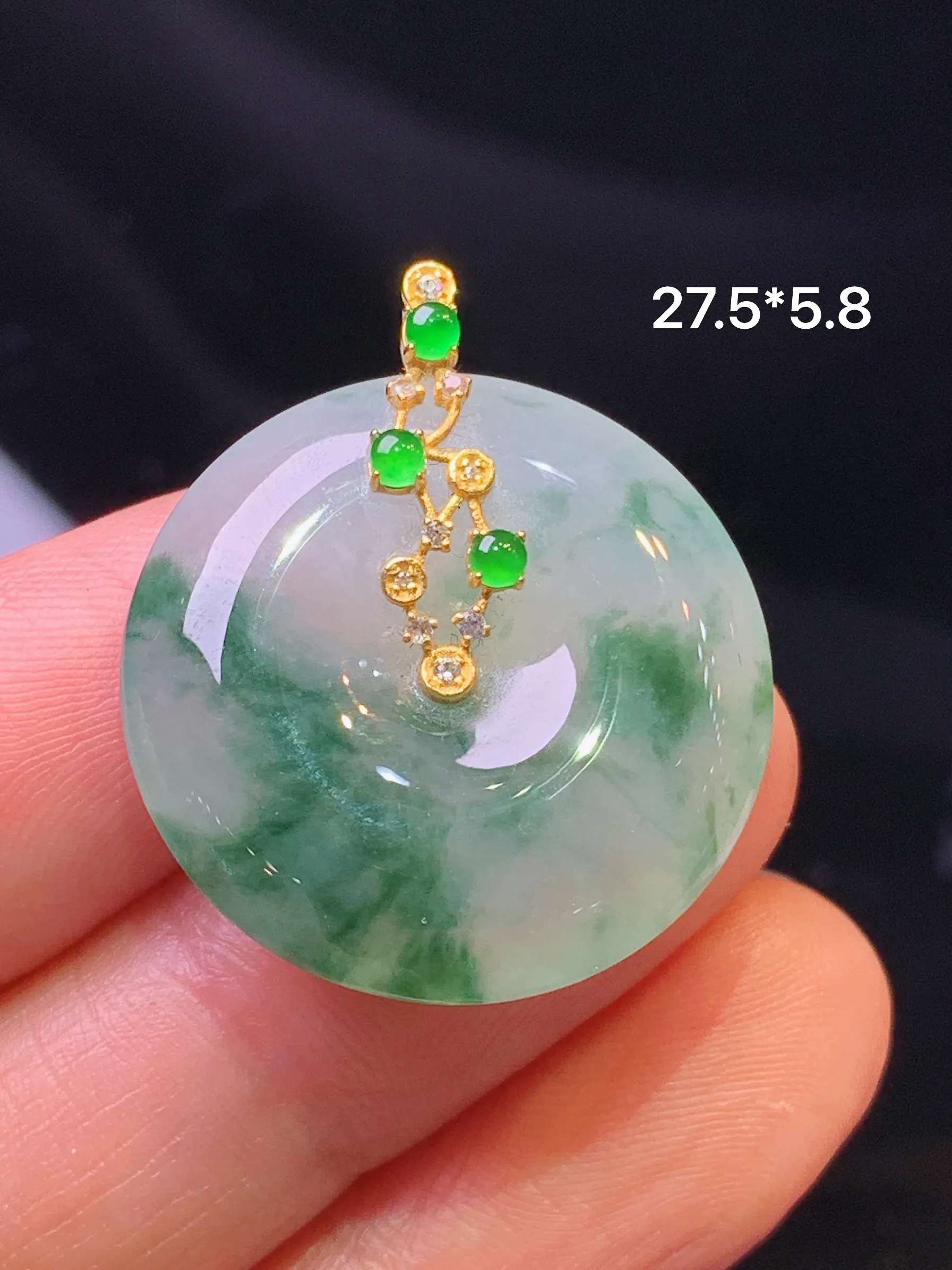 18金镶嵌飘绿平安扣吊坠 玉质细腻 色泽清新艳丽 整体尺寸27.5*5.8