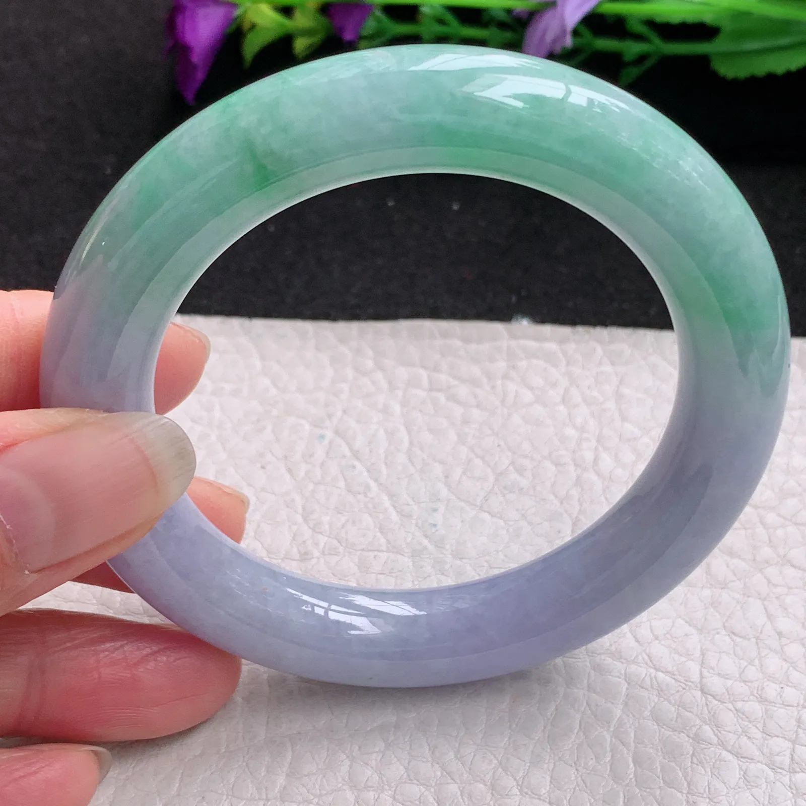 ll实拍56*11.6胖圆镯 缅甸翡翠精美春带彩圆条玉手镯 玉手环