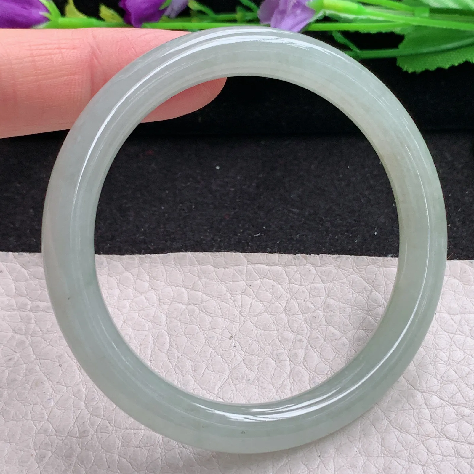 ll实拍55*8美人镯 缅甸翡翠精美冰双彩秀气圆条玉手镯 叮当镯