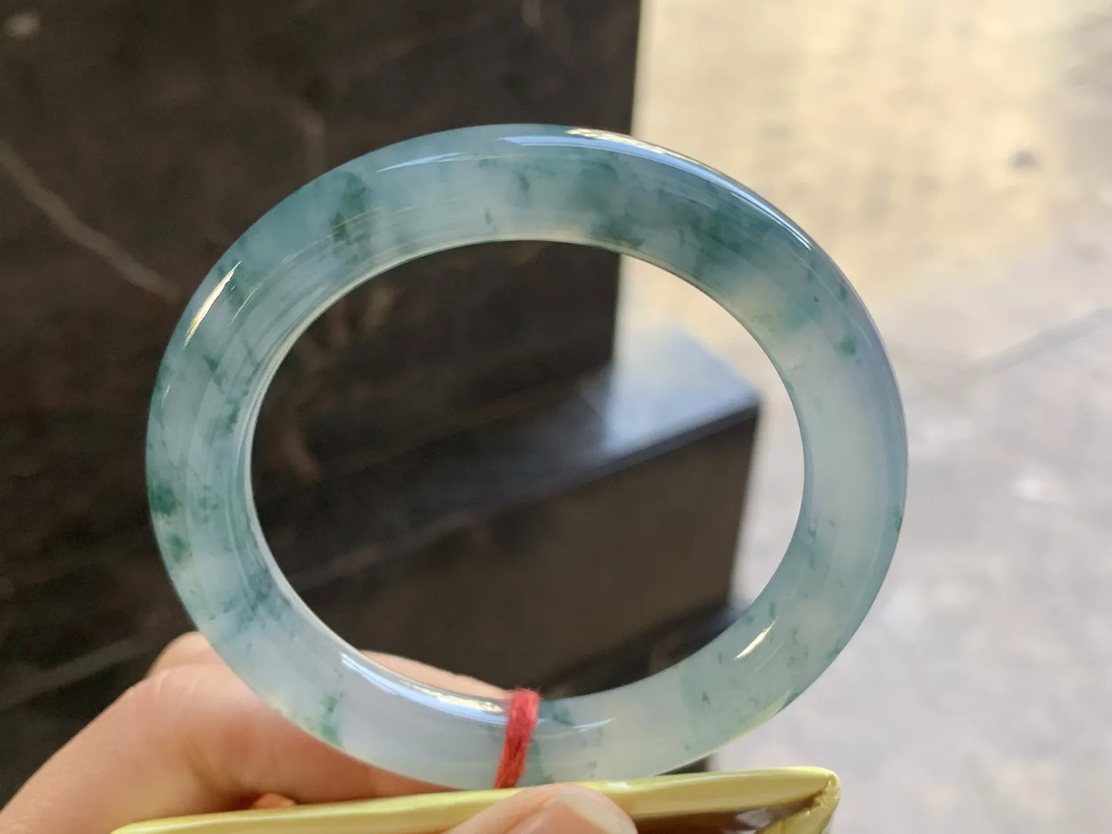 55-9.8

蓝花圆条手镯^_^水润冰透 飘花浓郁