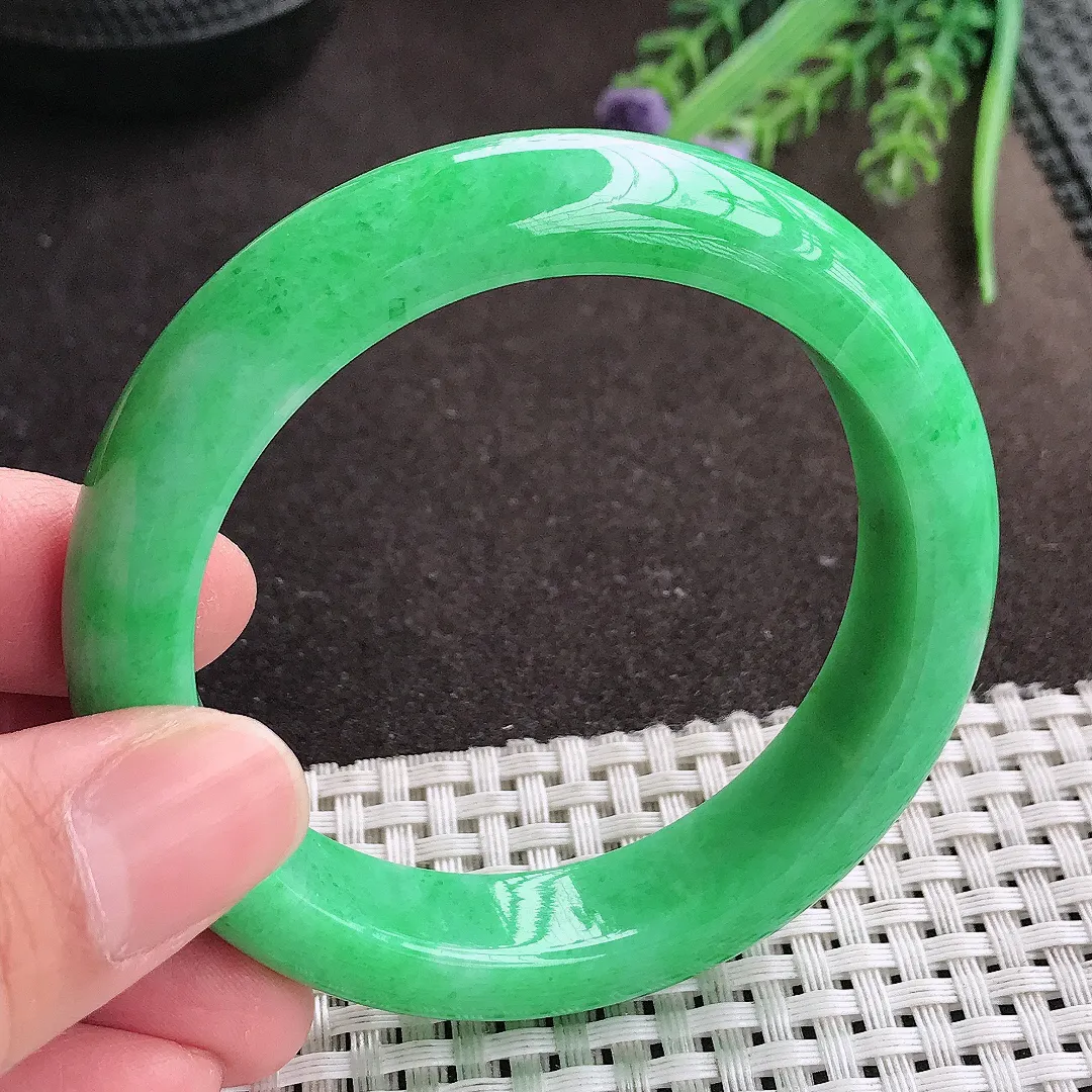 实拍A货翡翠54.5/13.2/8.8老坑精美辣阳绿满绿手镯宽边翡翠玉镯