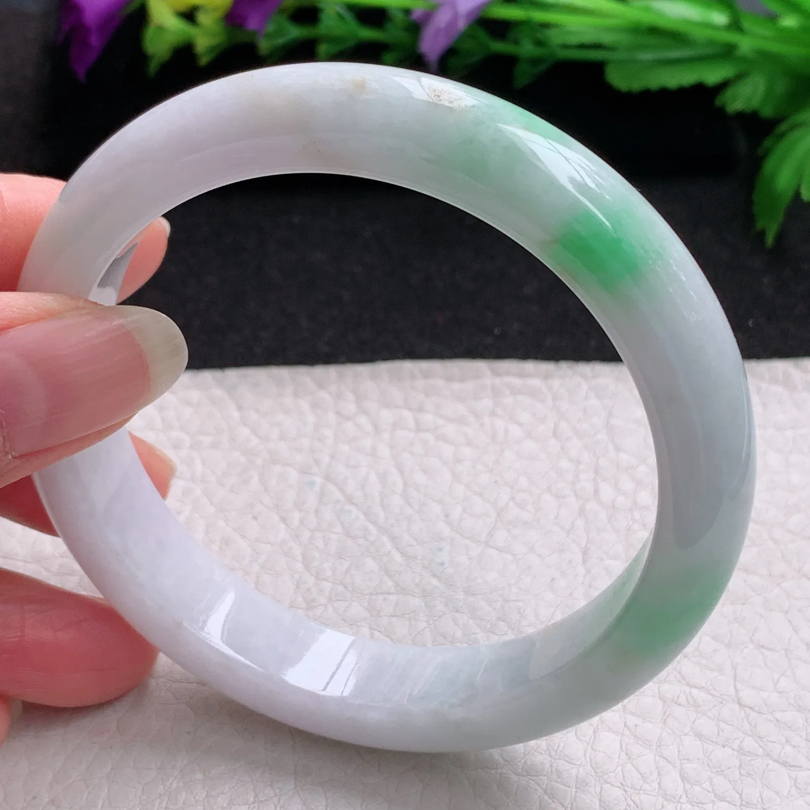 yh大圈口62*12.8*9平安镯 缅甸翡翠精美白底青厚装宽边玉手镯 玉手环