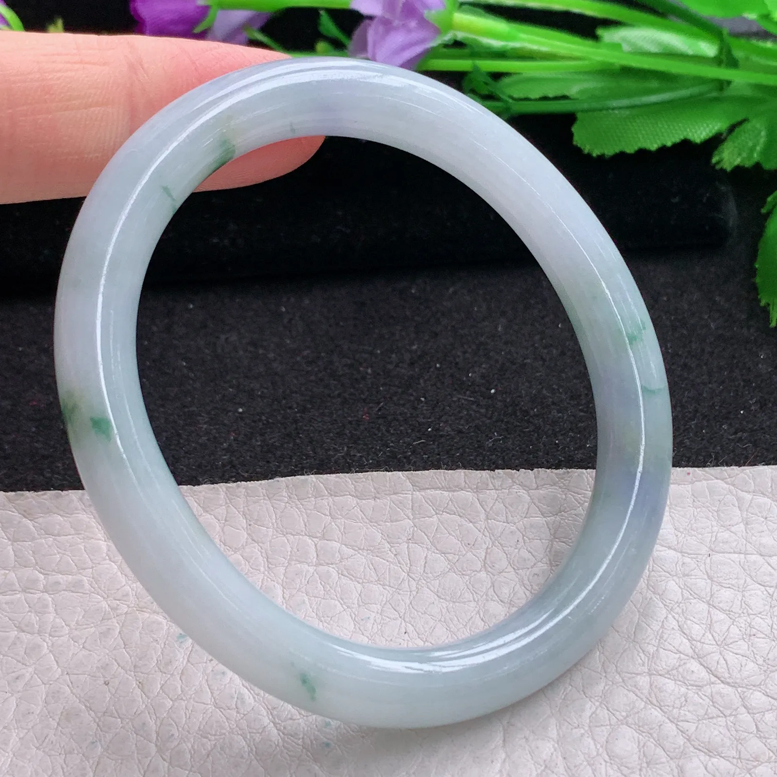 ee实拍55*50*7.7*7.9贵妃圆镯 缅甸翡翠精飘花秀气椭形玉手镯 玉手环