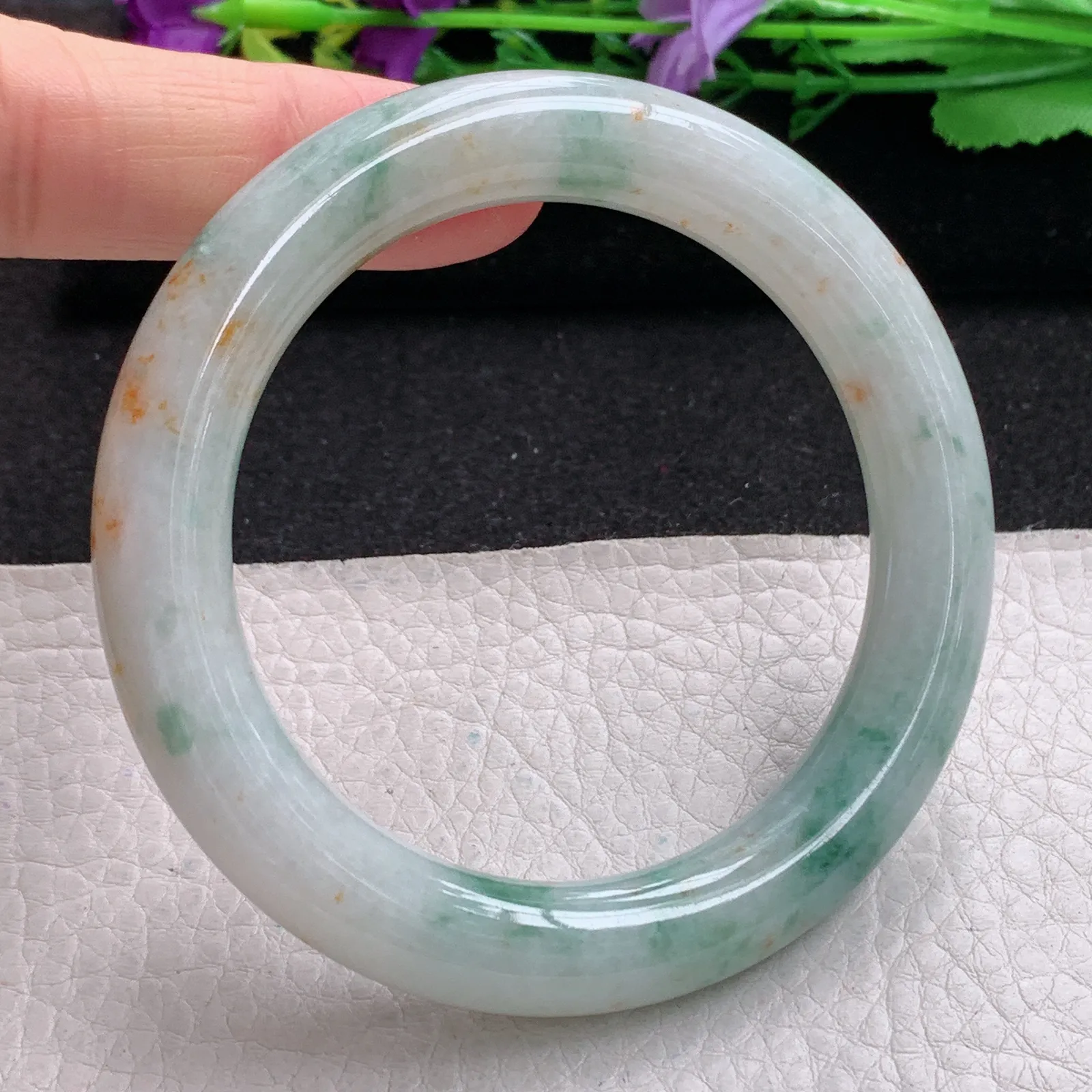 ll实拍55*10.5美人镯 缅甸翡翠精美飘花水润圆条玉手镯 玉手环