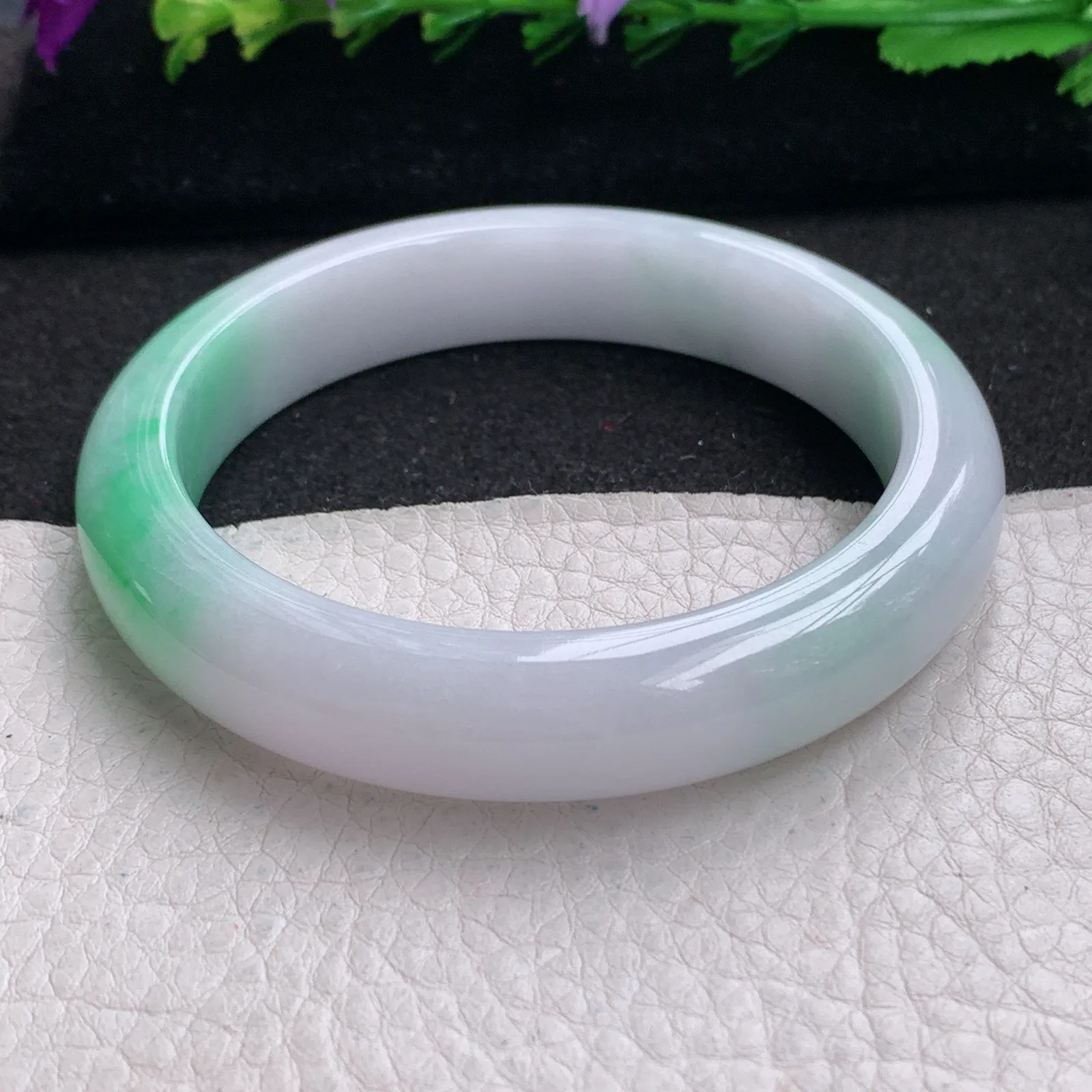 yh实拍58*12.5*9.3平安镯 缅甸翡翠精美白底青厚装宽边玉手镯 玉手环