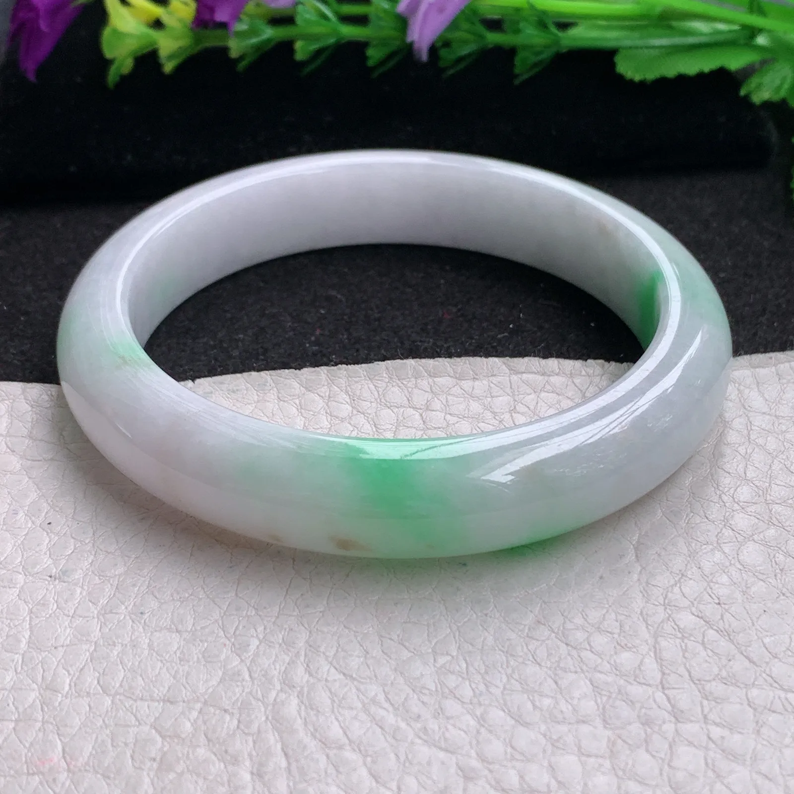 yh大圈口62*12.8*9平安镯 缅甸翡翠精美白底青厚装宽边玉手镯 玉手环