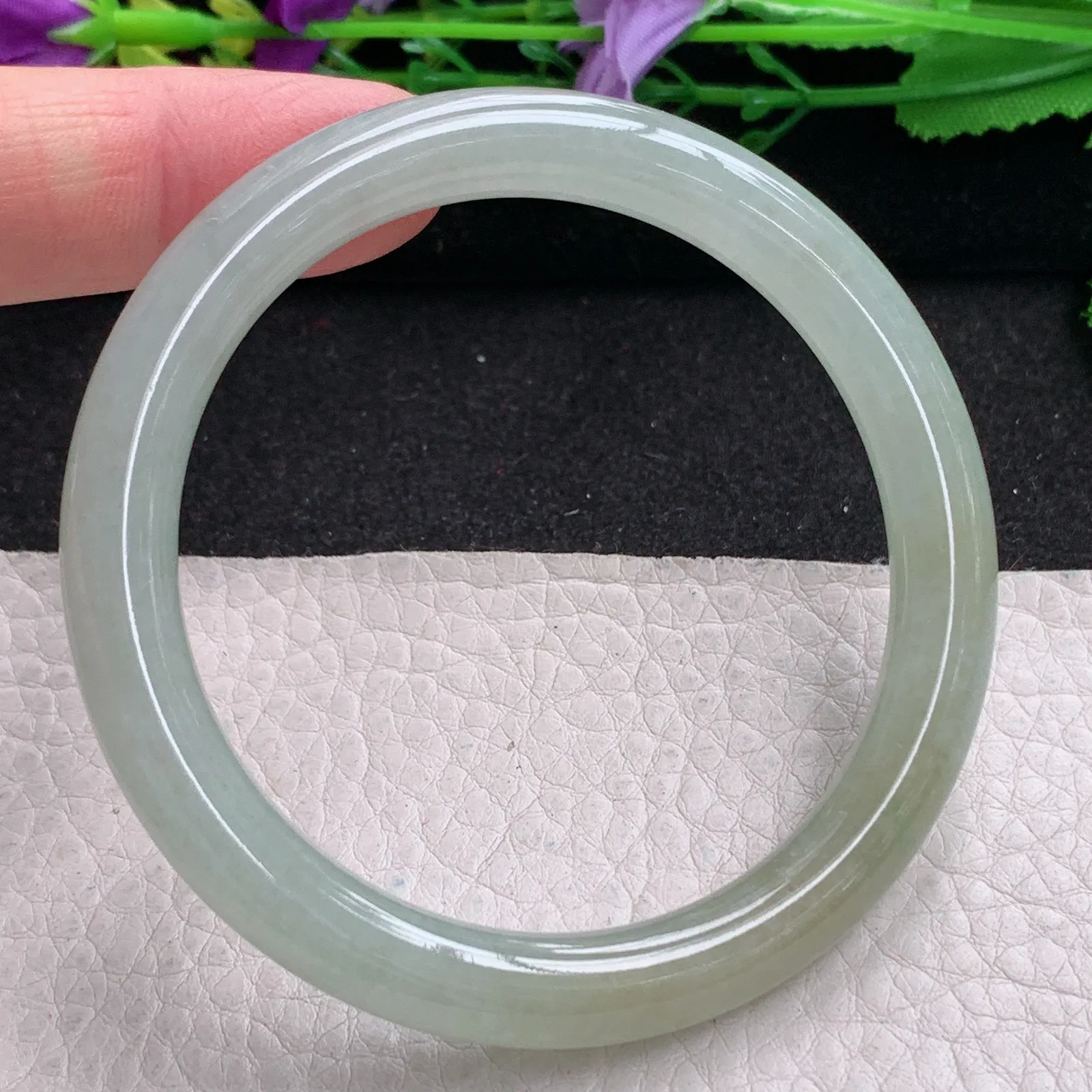 ll实拍55*8美人镯 缅甸翡翠精美冰双彩秀气圆条玉手镯 叮当镯