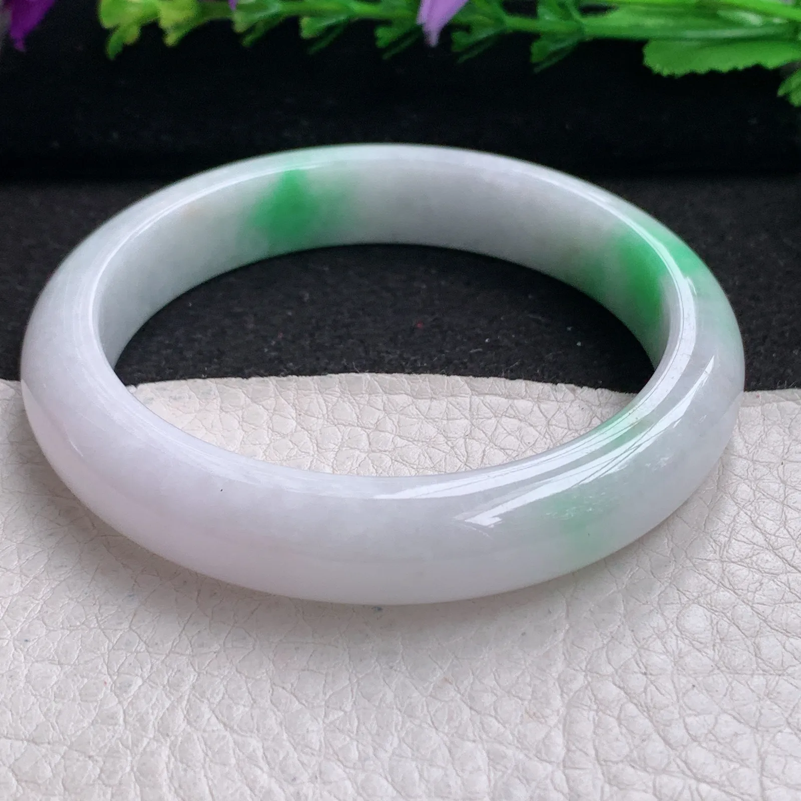 yh大圈口62*12.8*9平安镯 缅甸翡翠精美白底青厚装宽边玉手镯 玉手环