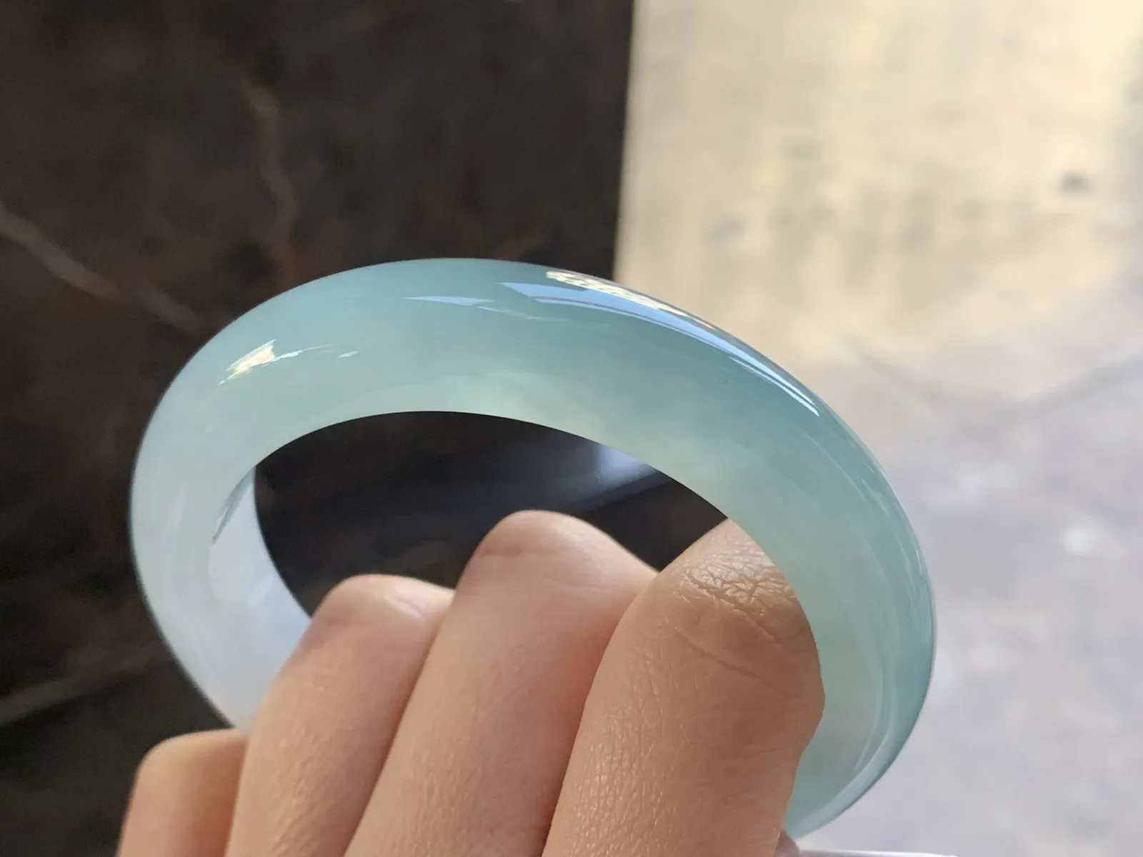 55.5-12.5-9

冰蓝手镯^_^水润冰透 清新