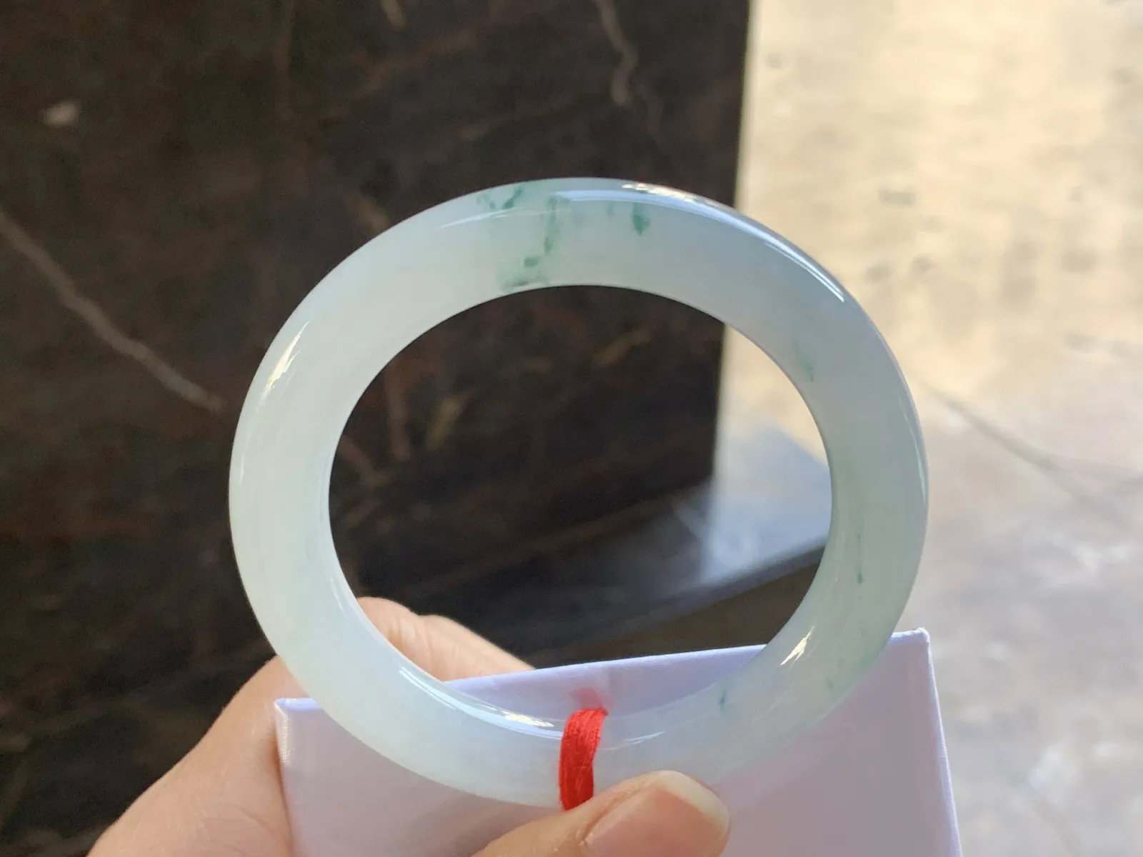 53-10

飘花圆条手镯^_^清新