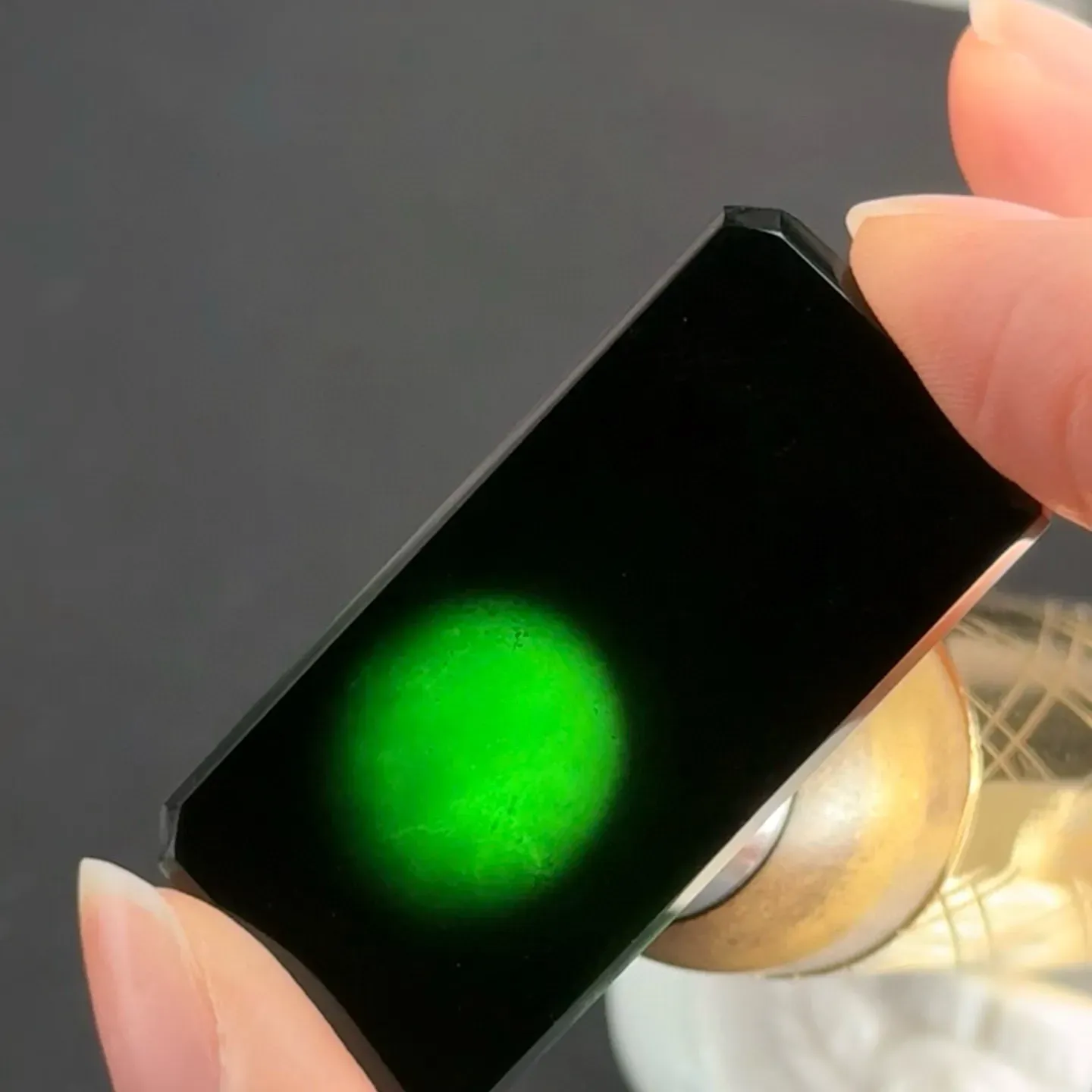 精品墨翠无事牌 种好色正 黑度极好 打灯通透 油性十足 尺寸42.5