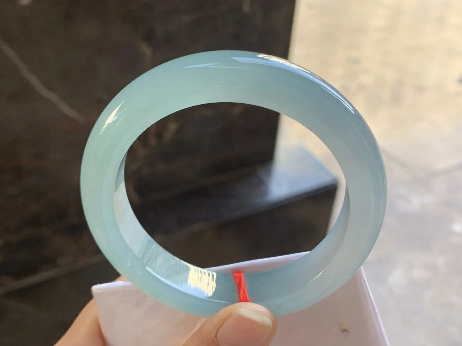 55.5-12.5-9

冰蓝手镯^_^水润冰透 清新