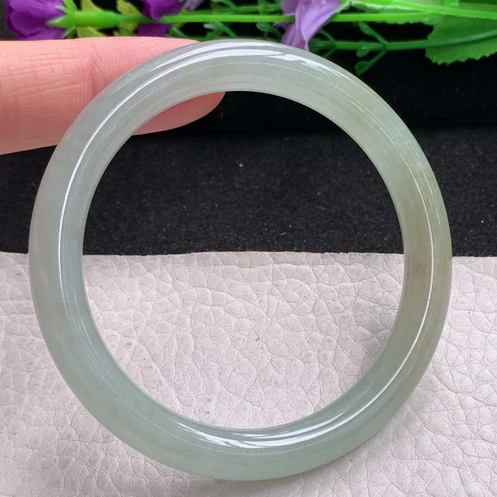 ll实拍55*8美人镯 缅甸翡翠精美冰双彩秀气圆条玉手镯 叮当镯