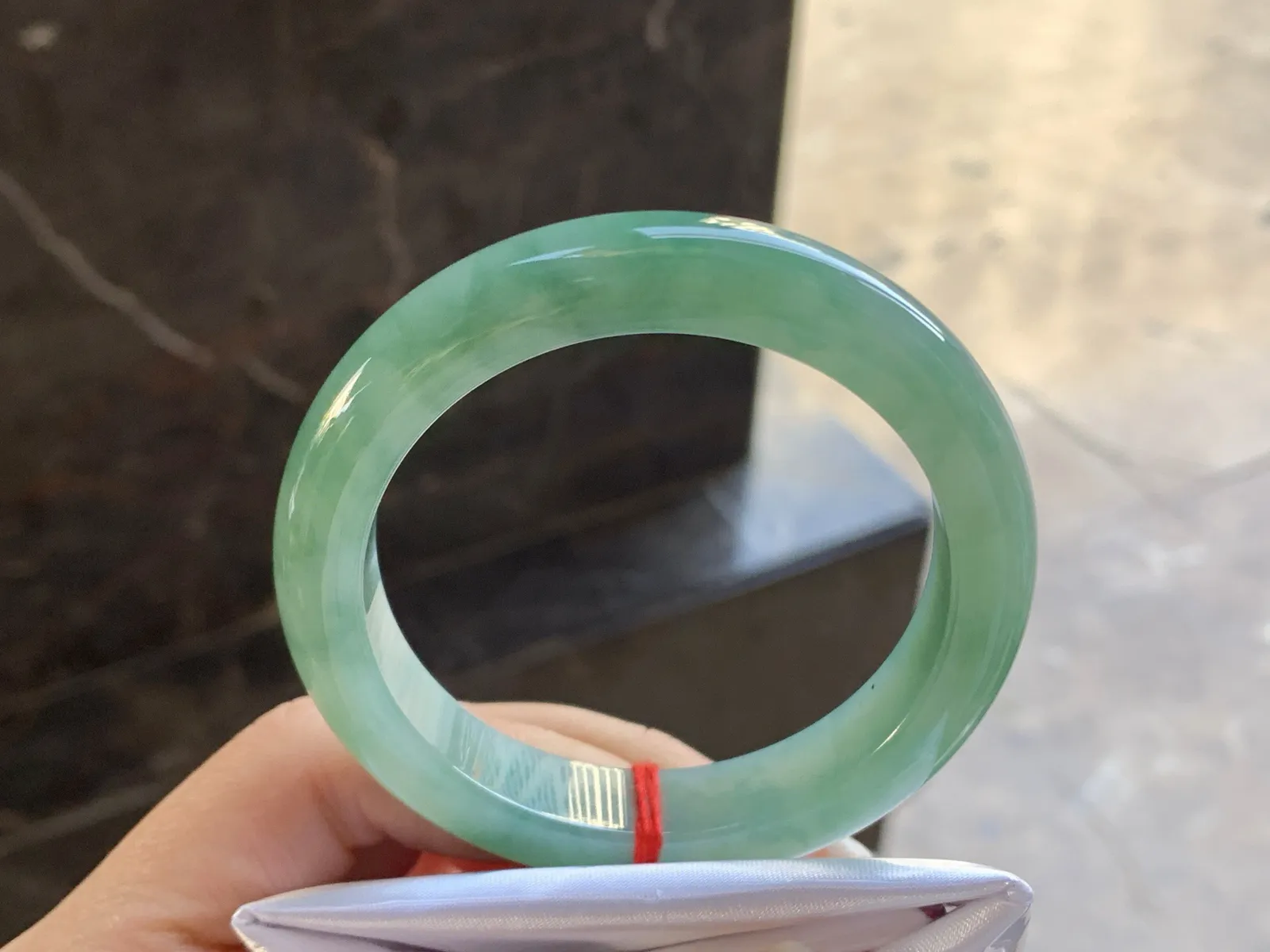 53-11.6-8.6

阳绿色手镯^_^颜色好看